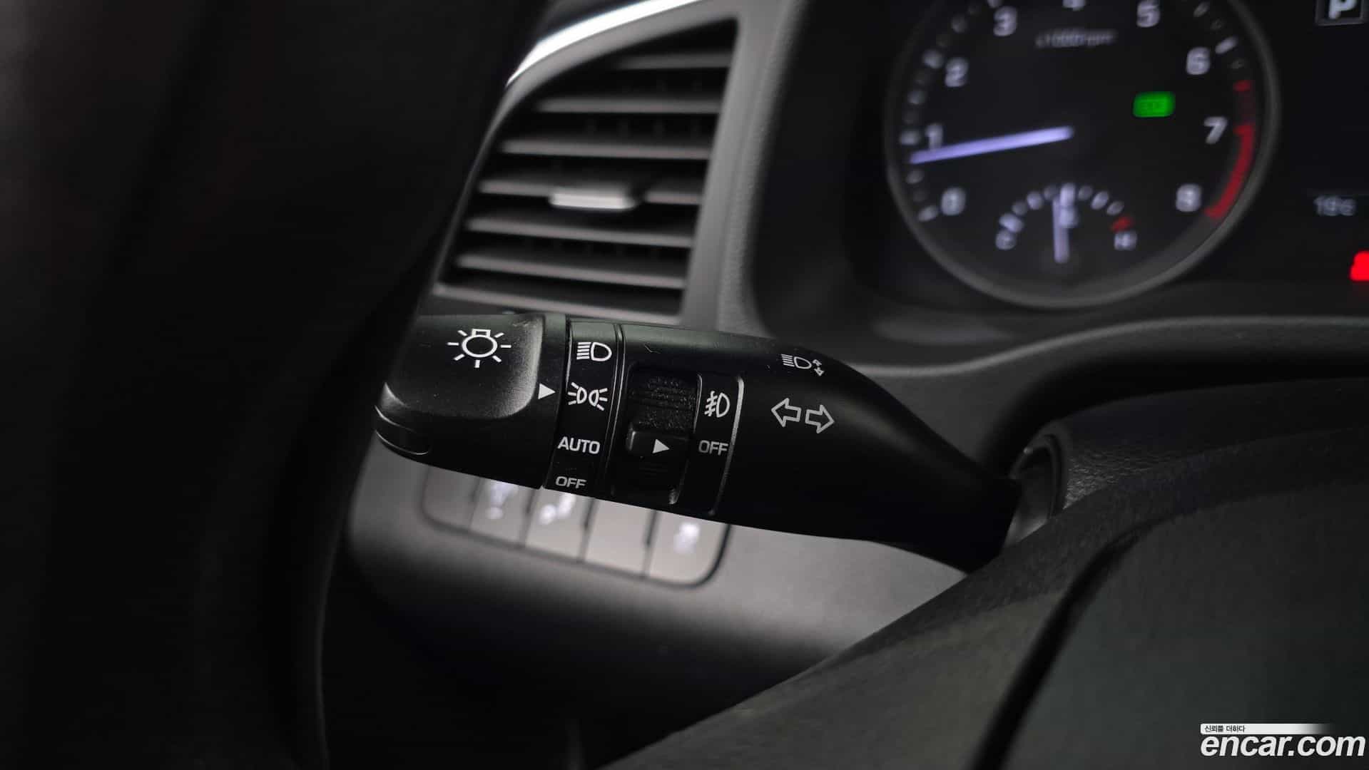 AVANTE Hyundai 2018.3-OPTION-041