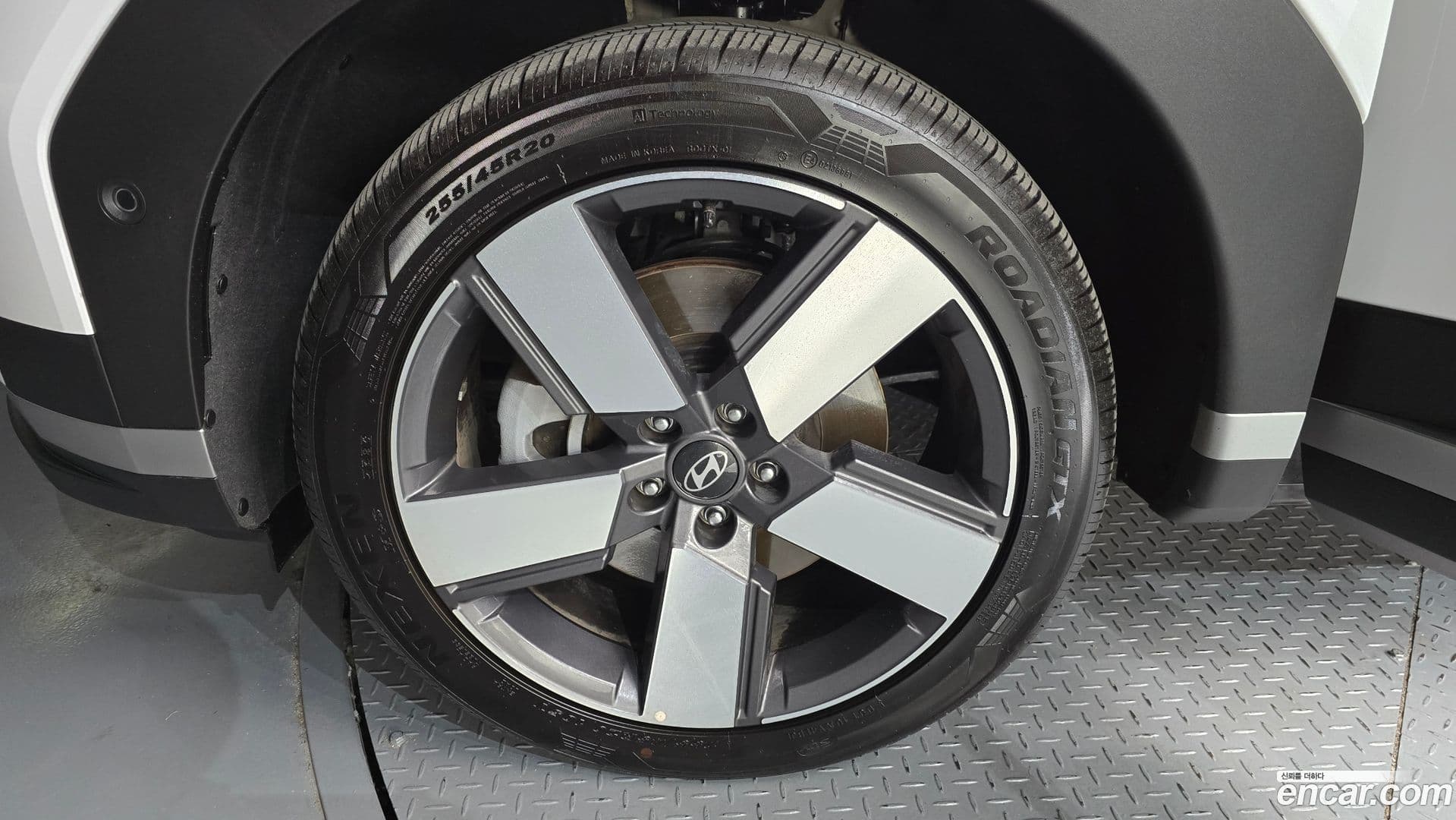 Main__Slider__Photo:Santafe Hyundai 2025.5-4