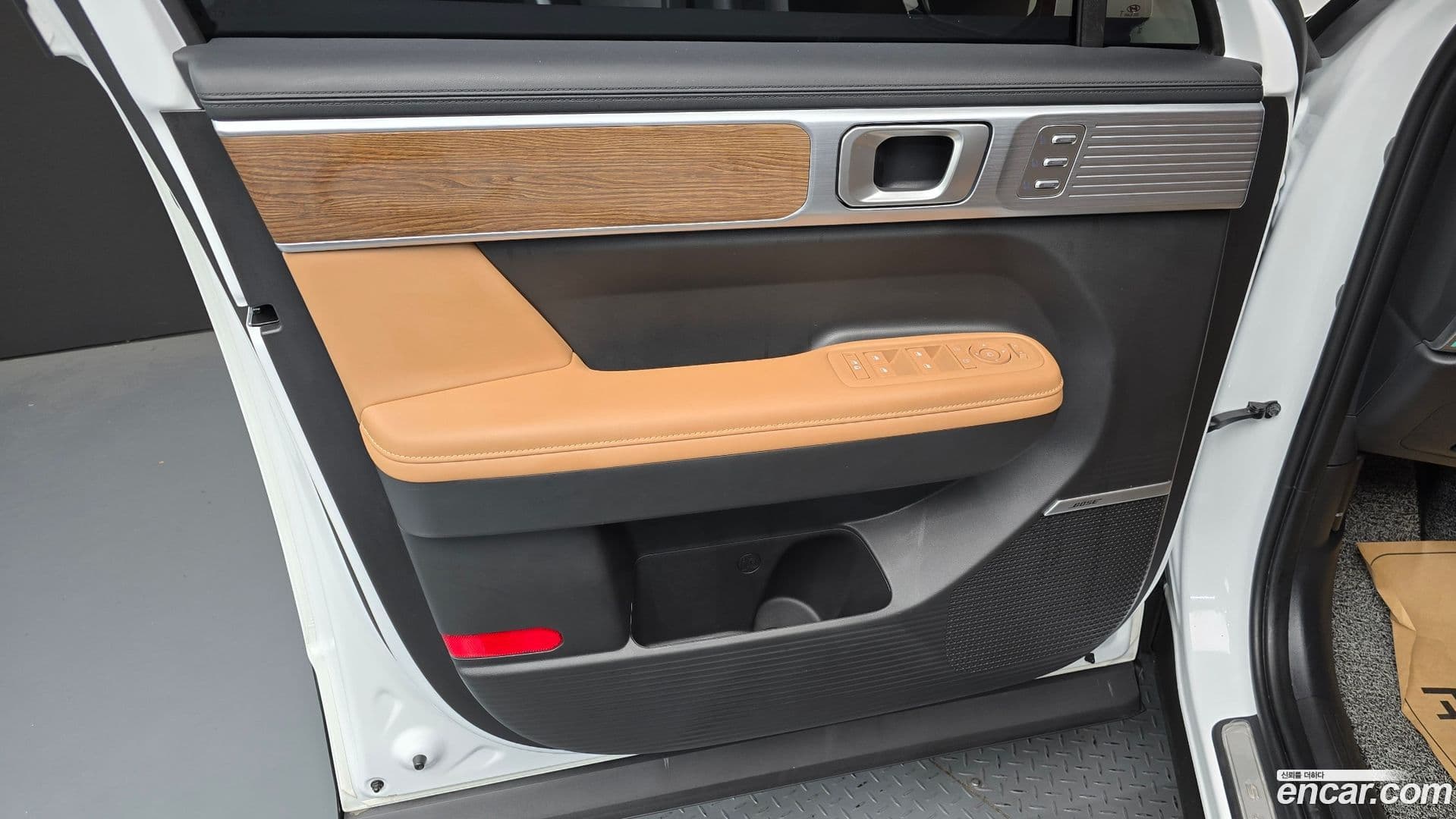 Main__Slider__Photo:Santafe Hyundai 2025.5-23
