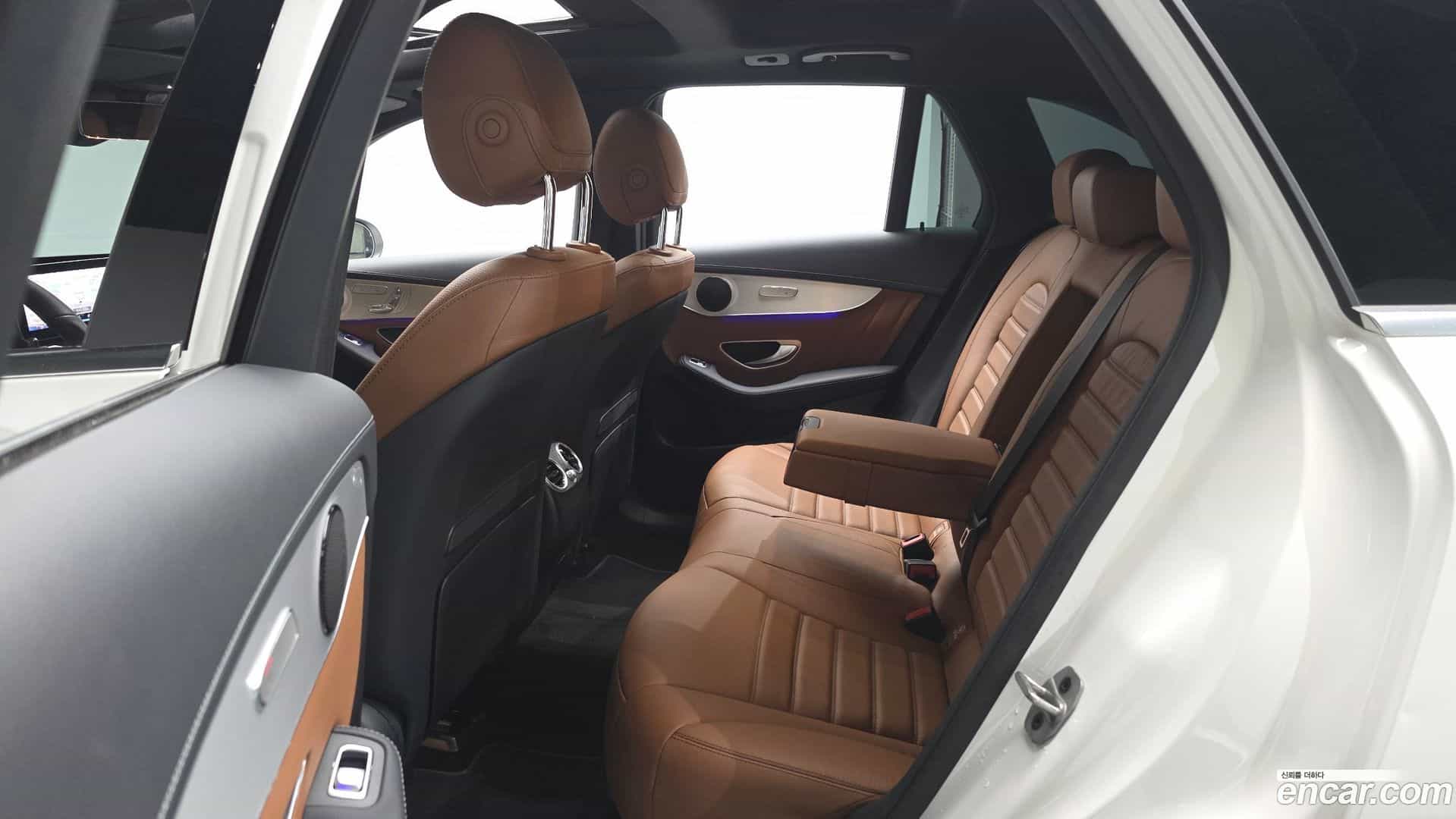 GLC-Class Mercedes-Benz 2022.5-OPTION-015
