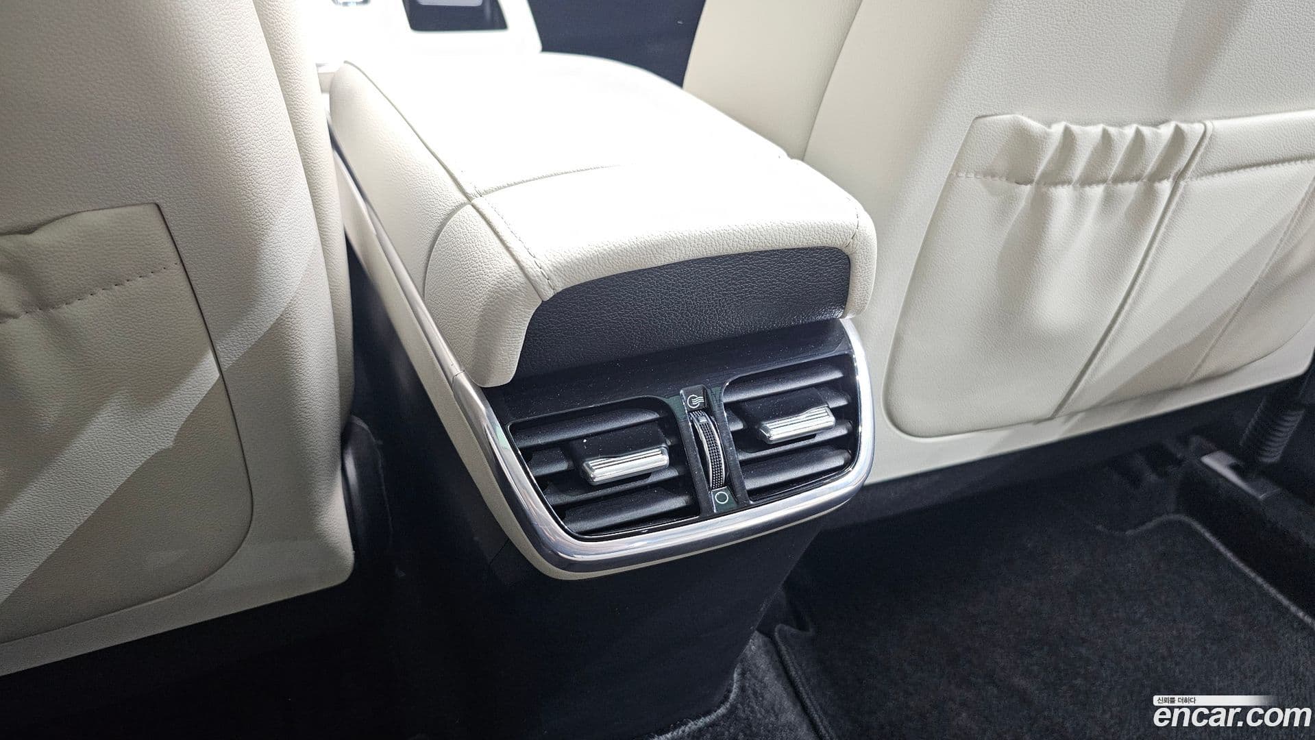 Main__Slider__Photo:Grandeur Hyundai 2022.7-32