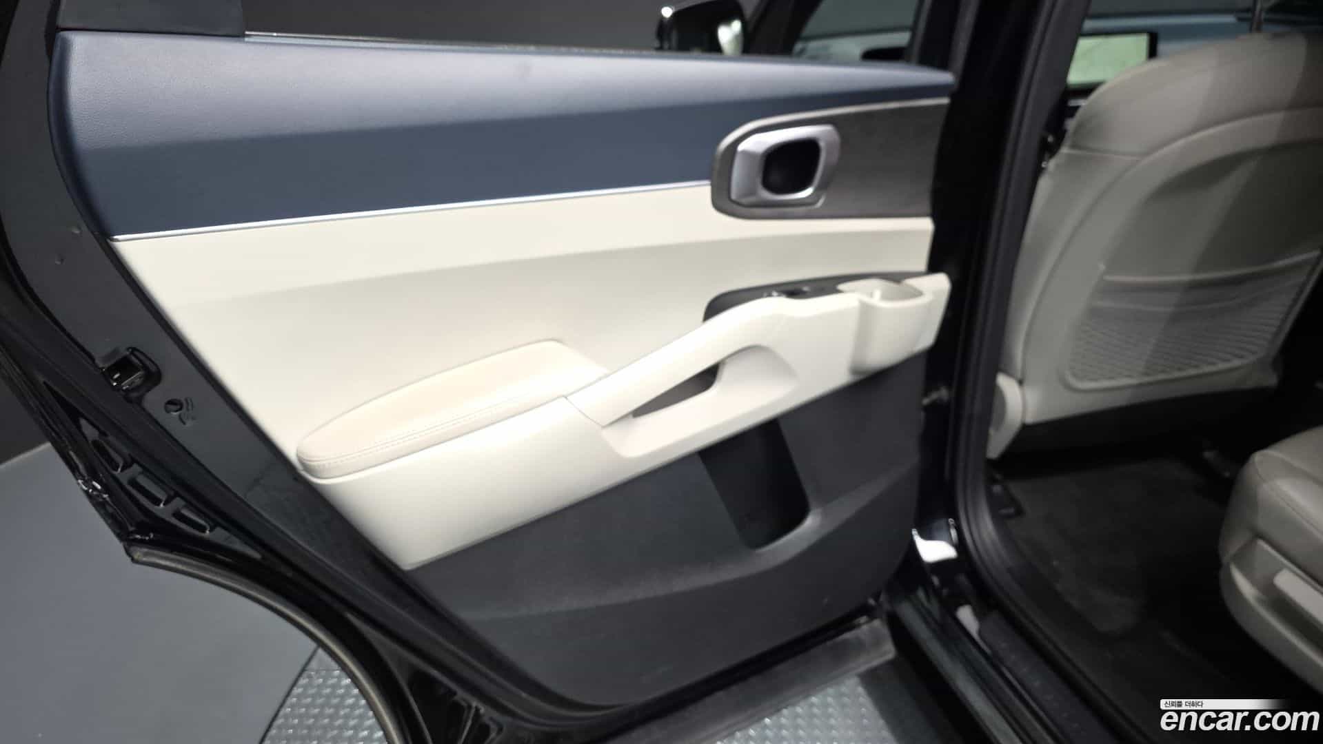 Sorento Kia 2023.8-INNER-035