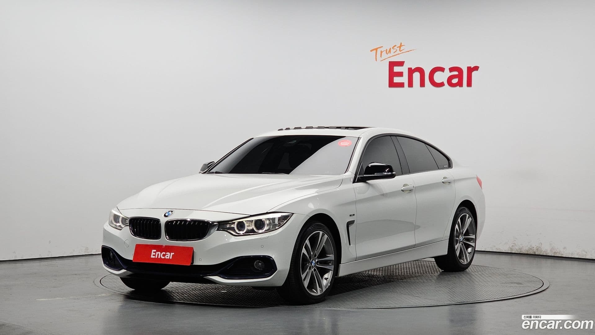 Main__Slider__Photo:4-Series BMW 2015.4-0