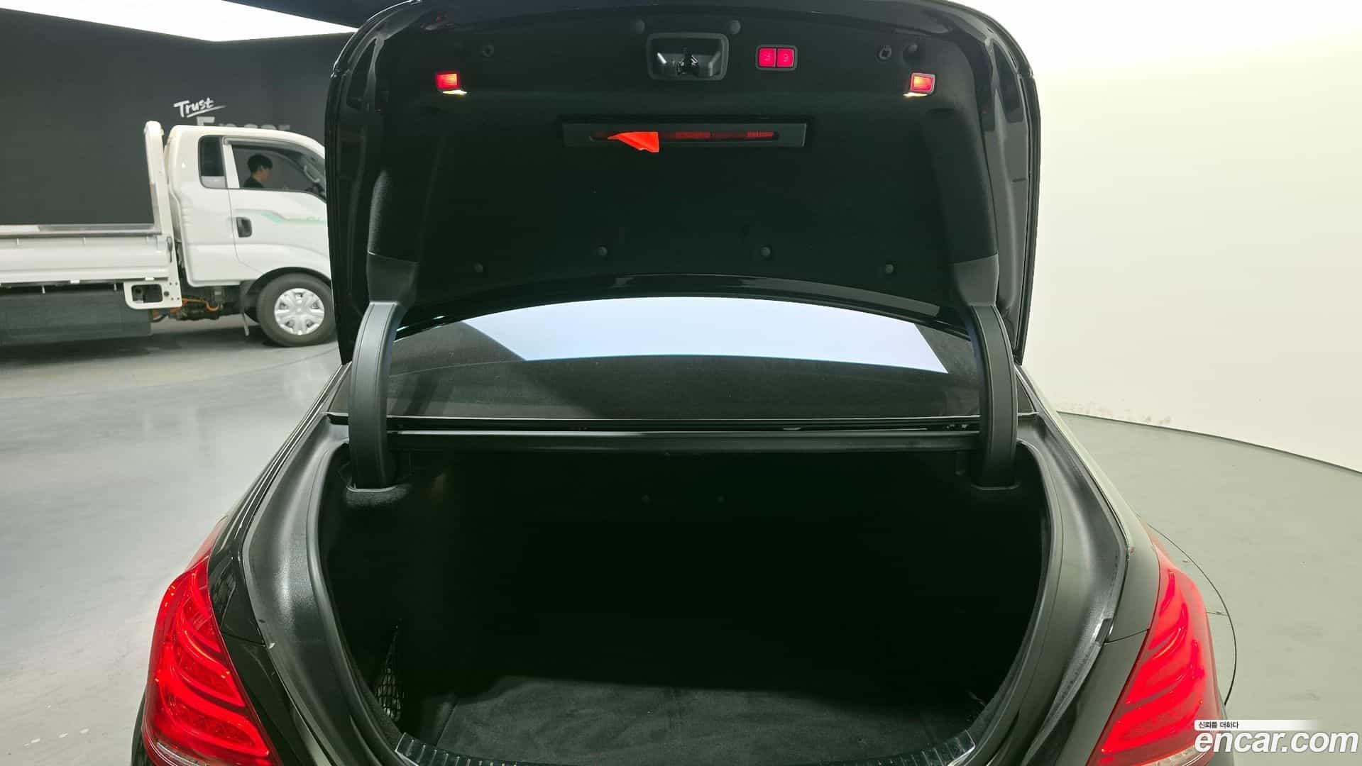 S-Class Mercedes-Benz 2015.2-OPTION-024