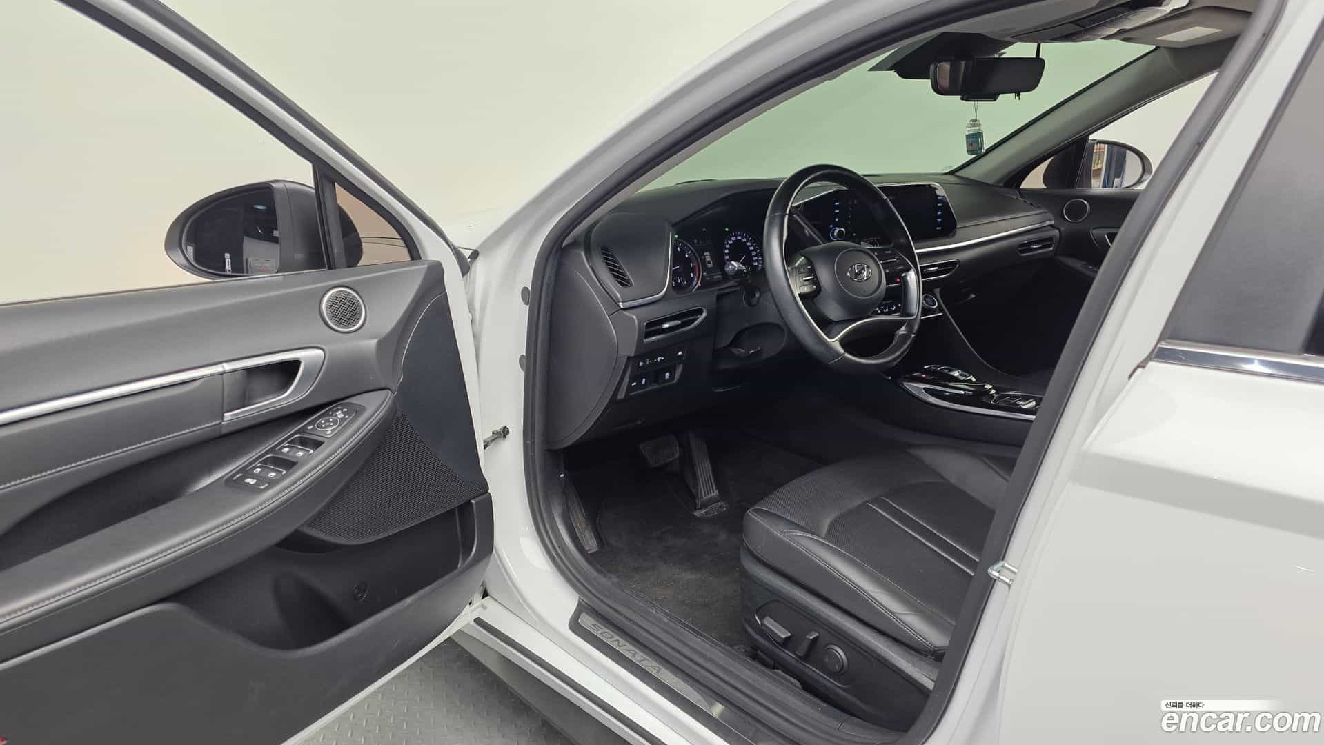 Sonata Hyundai 2022.1-INNER-010