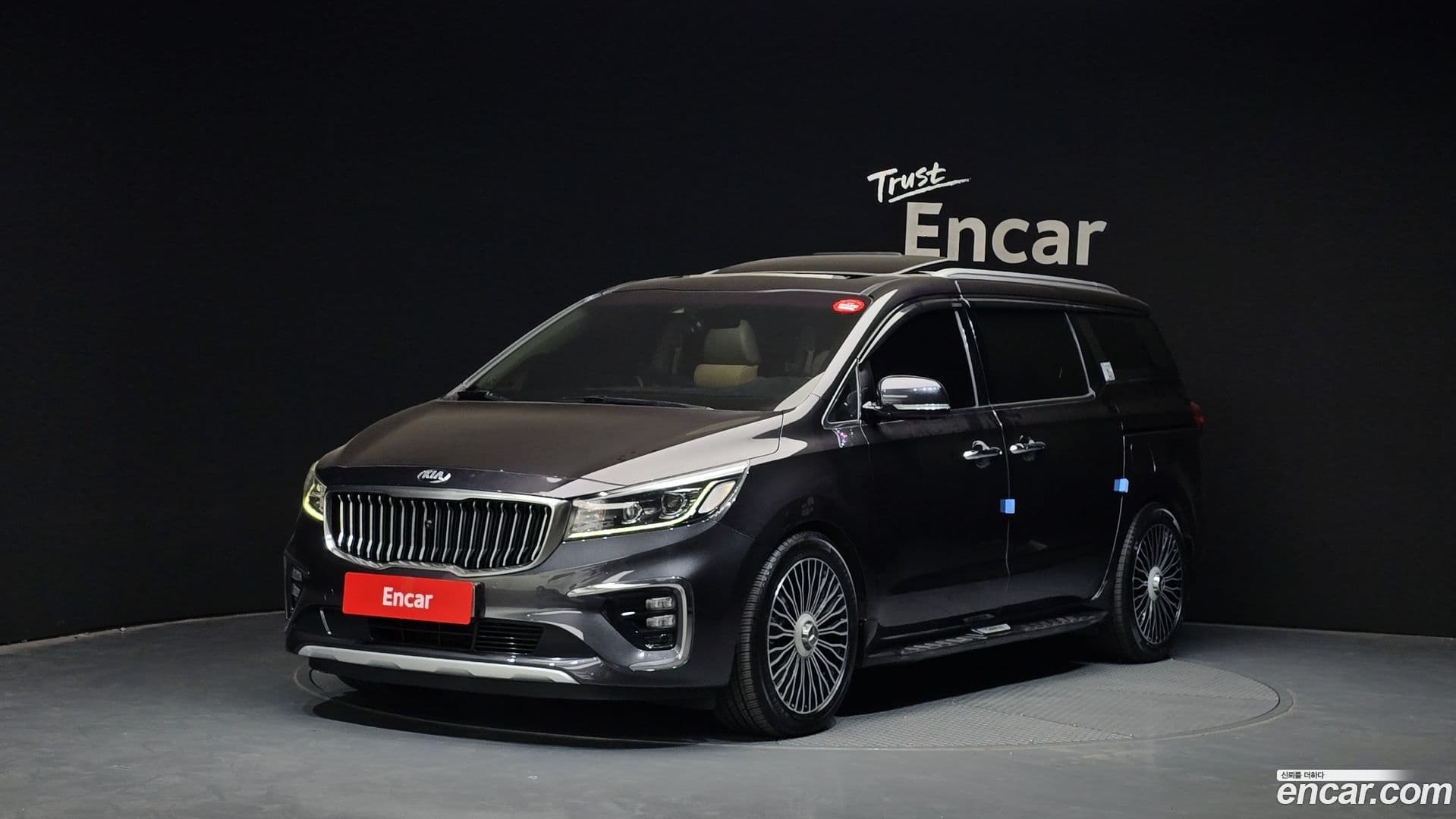 Main__Slider__Photo:Canival Kia 2018.8-0