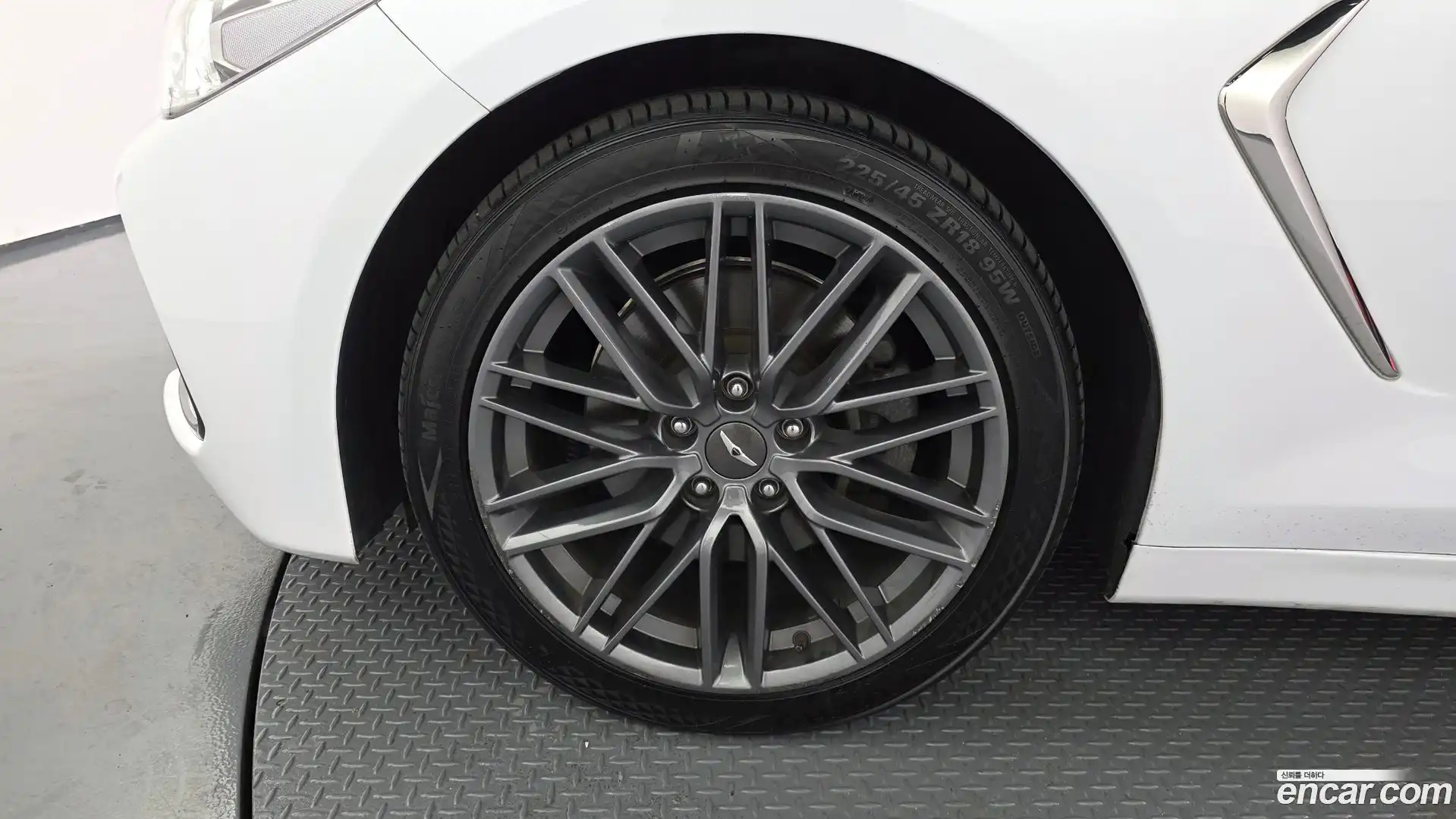 G70 Genesis 2017.11-OUTER-005