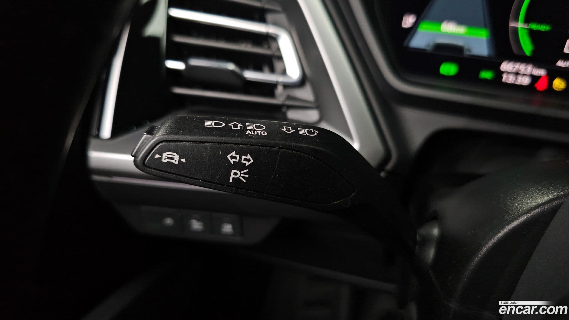 Main__Slider__Photo:Q4 e-tron Audi 2022.9-32