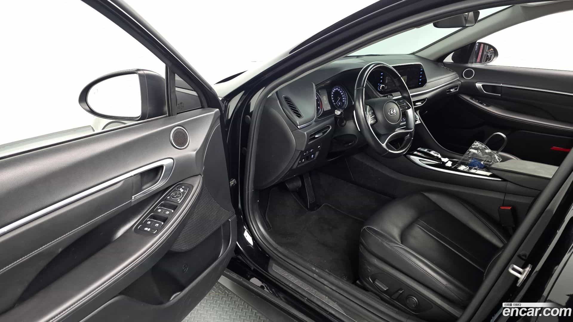 Sonata Hyundai 2023.1-INNER-010
