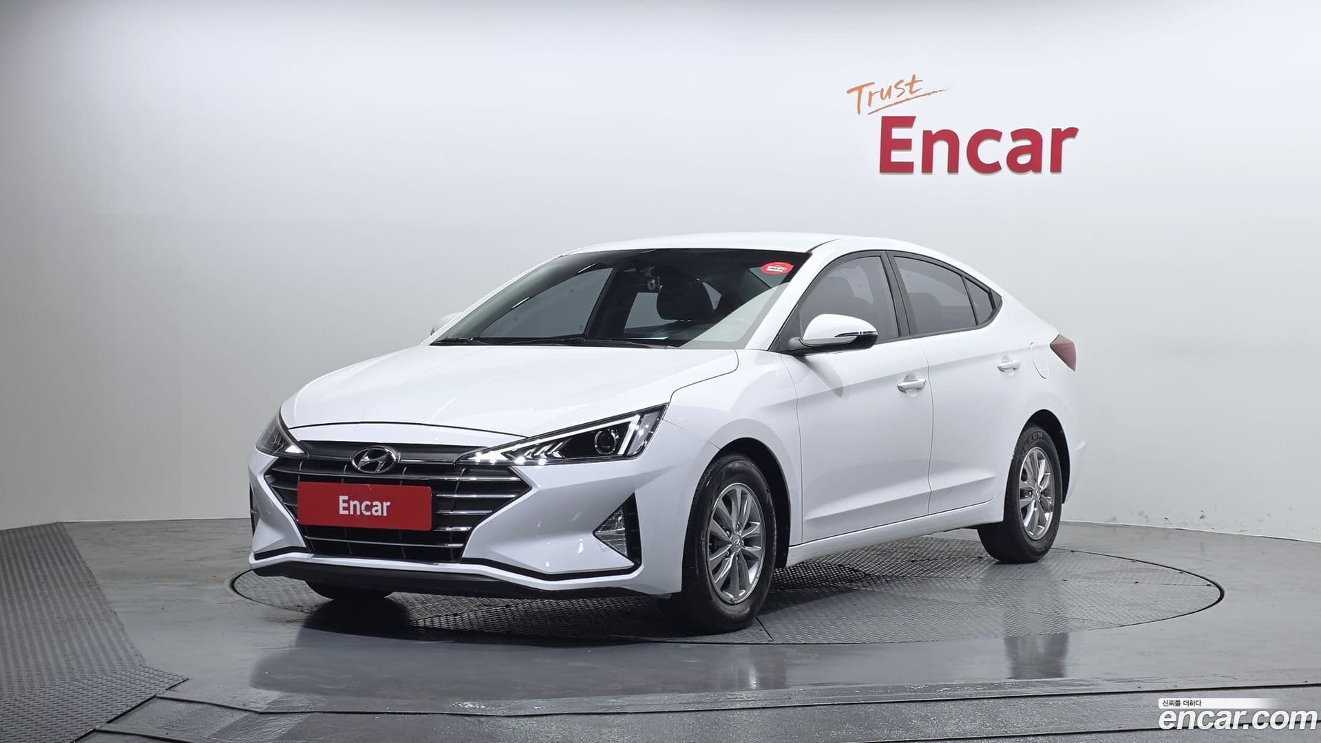 Main__Slider__Photo:AVANTE Hyundai 2019.5-0