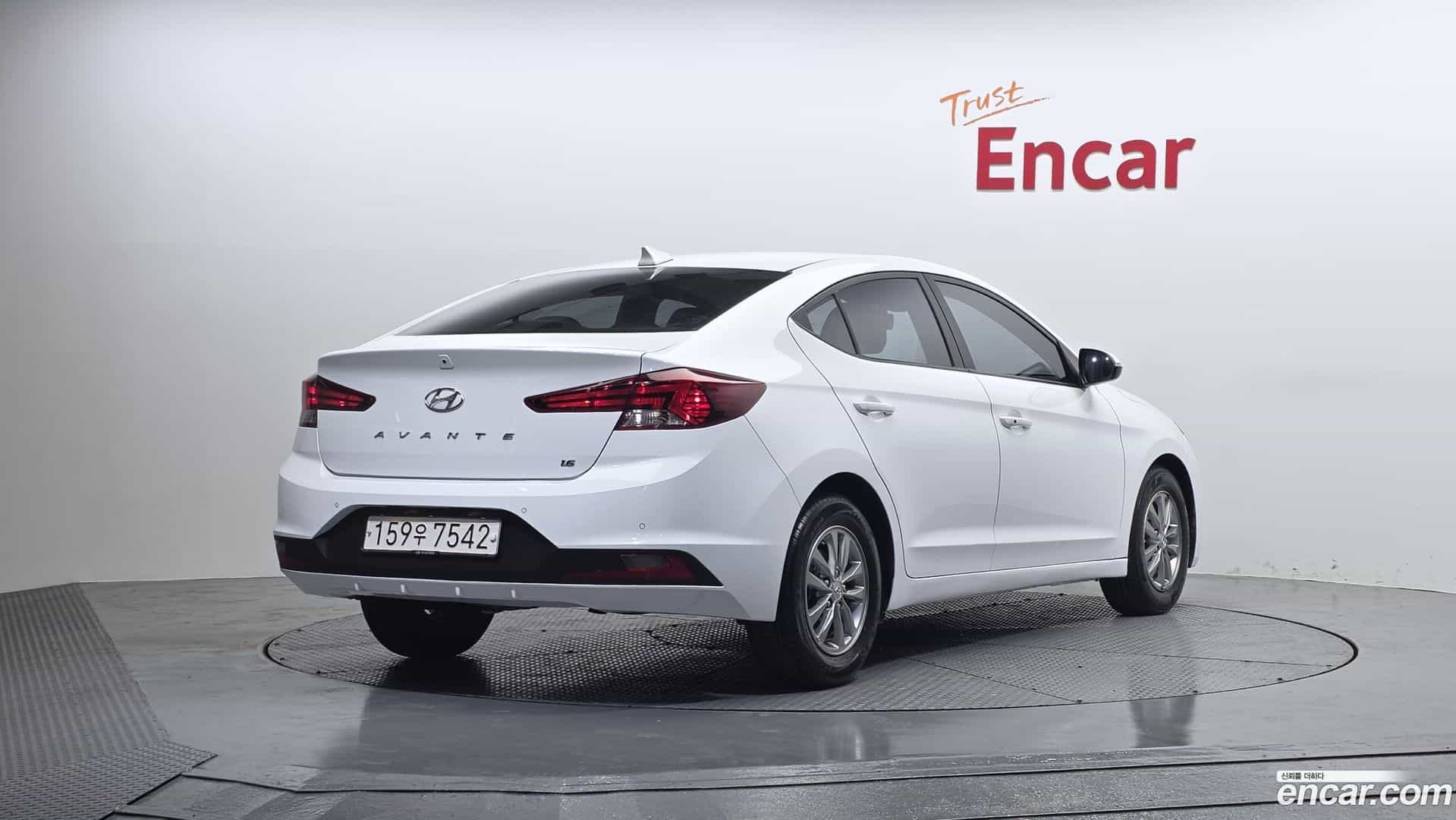 AVANTE Hyundai 2019.5-OUTER-002
