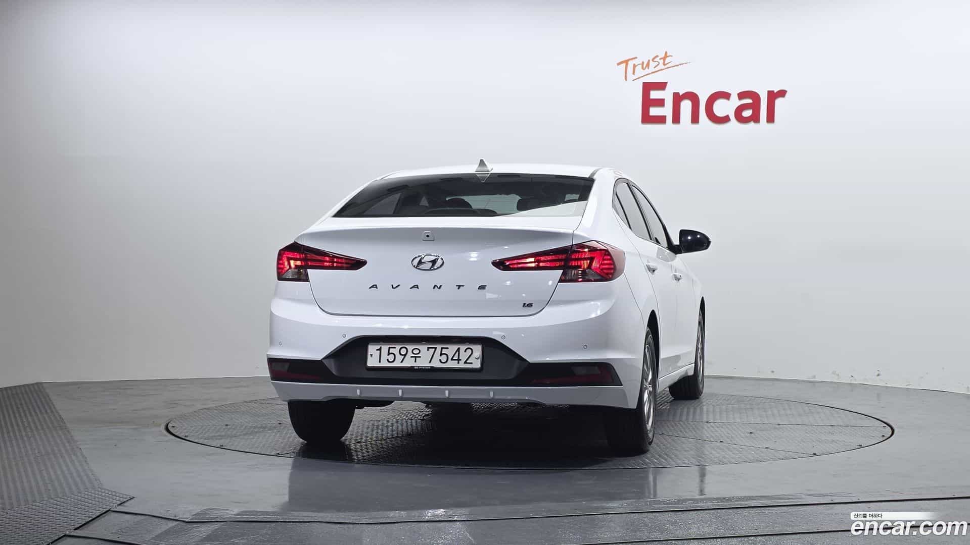 AVANTE Hyundai 2019.5-OUTER-004