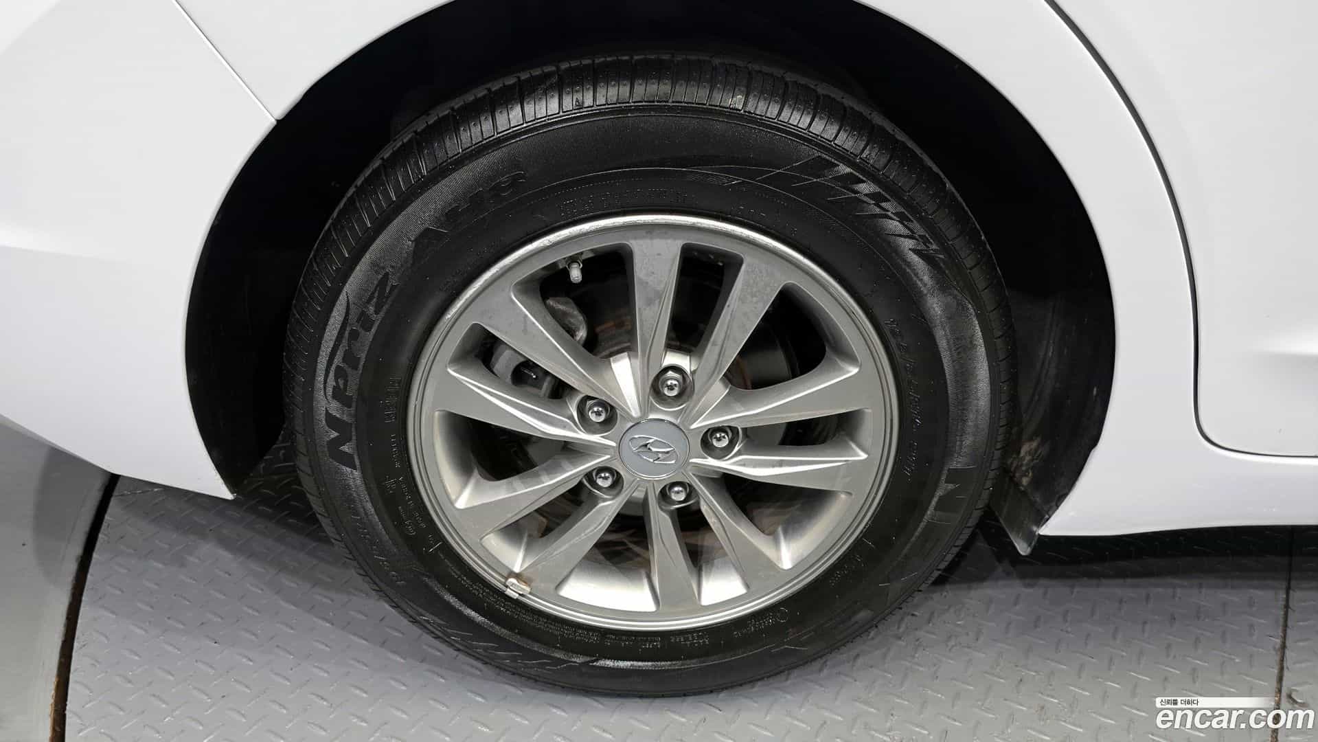 AVANTE Hyundai 2019.5-OUTER-005