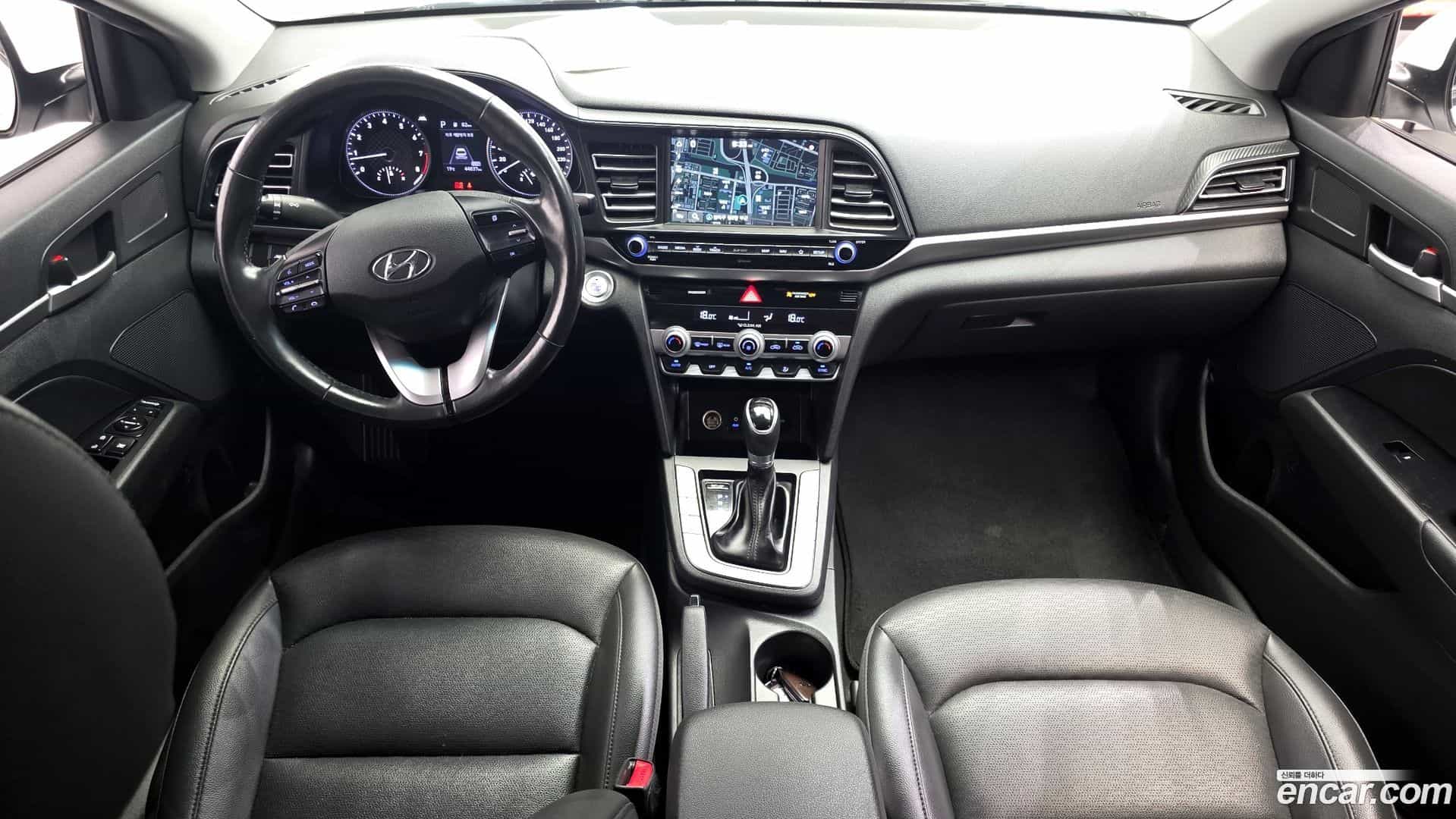 AVANTE Hyundai 2019.5-INNER-007