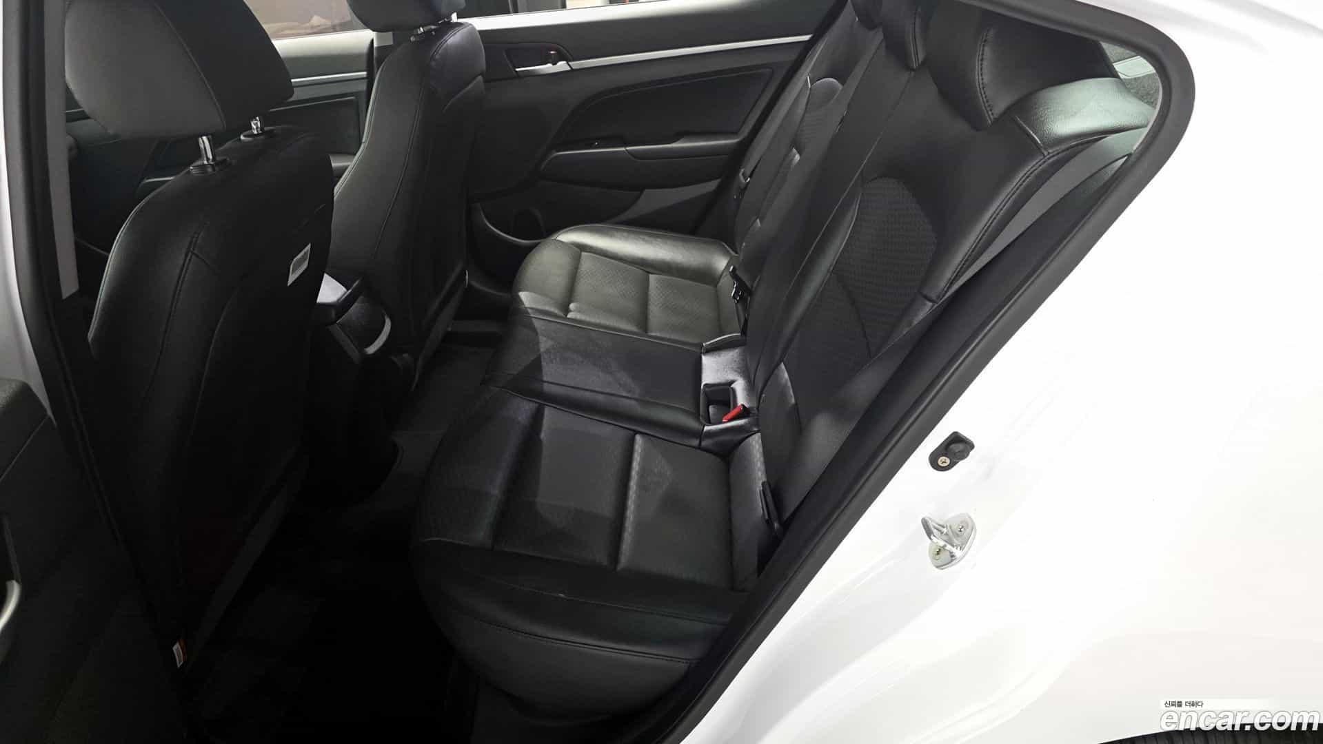 AVANTE Hyundai 2019.5-OPTION-016