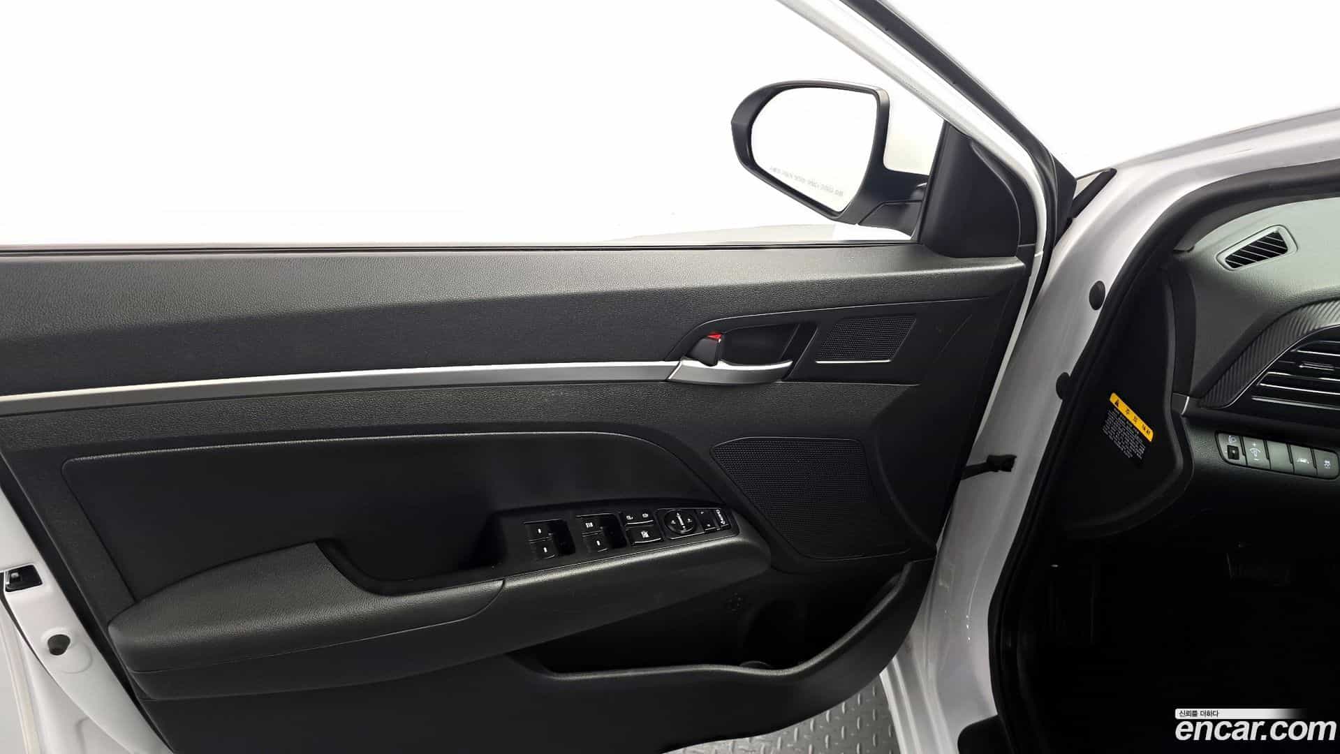 AVANTE Hyundai 2019.5-INNER-034