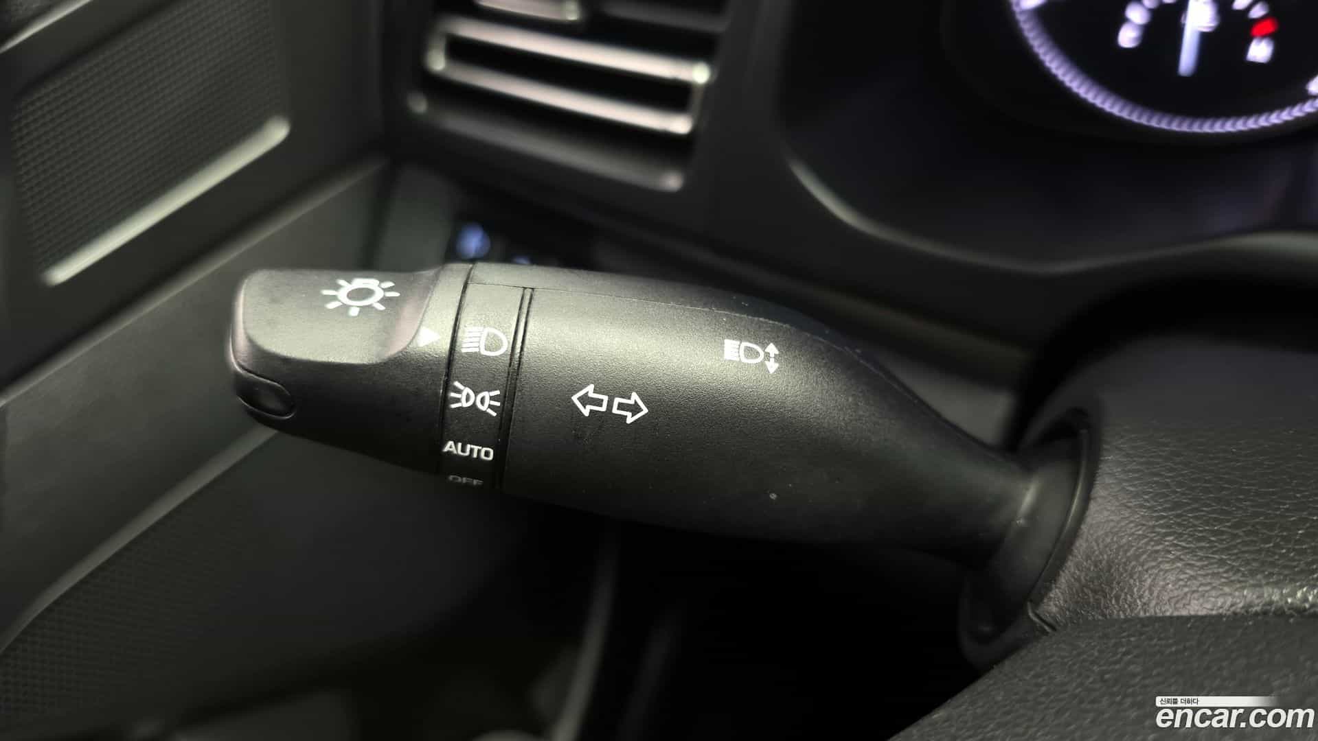 AVANTE Hyundai 2019.5-OPTION-040