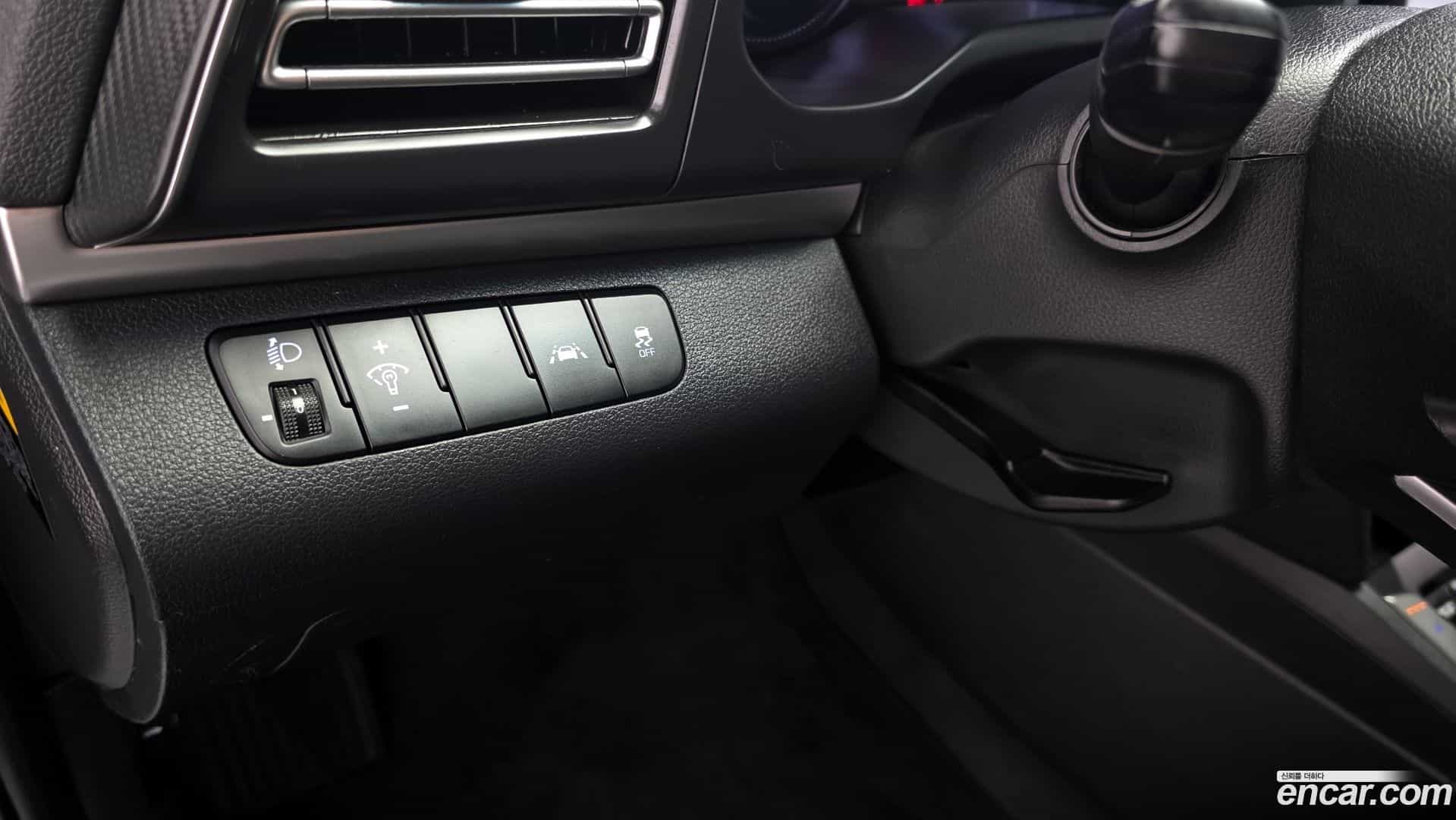 AVANTE Hyundai 2019.5-OPTION-042