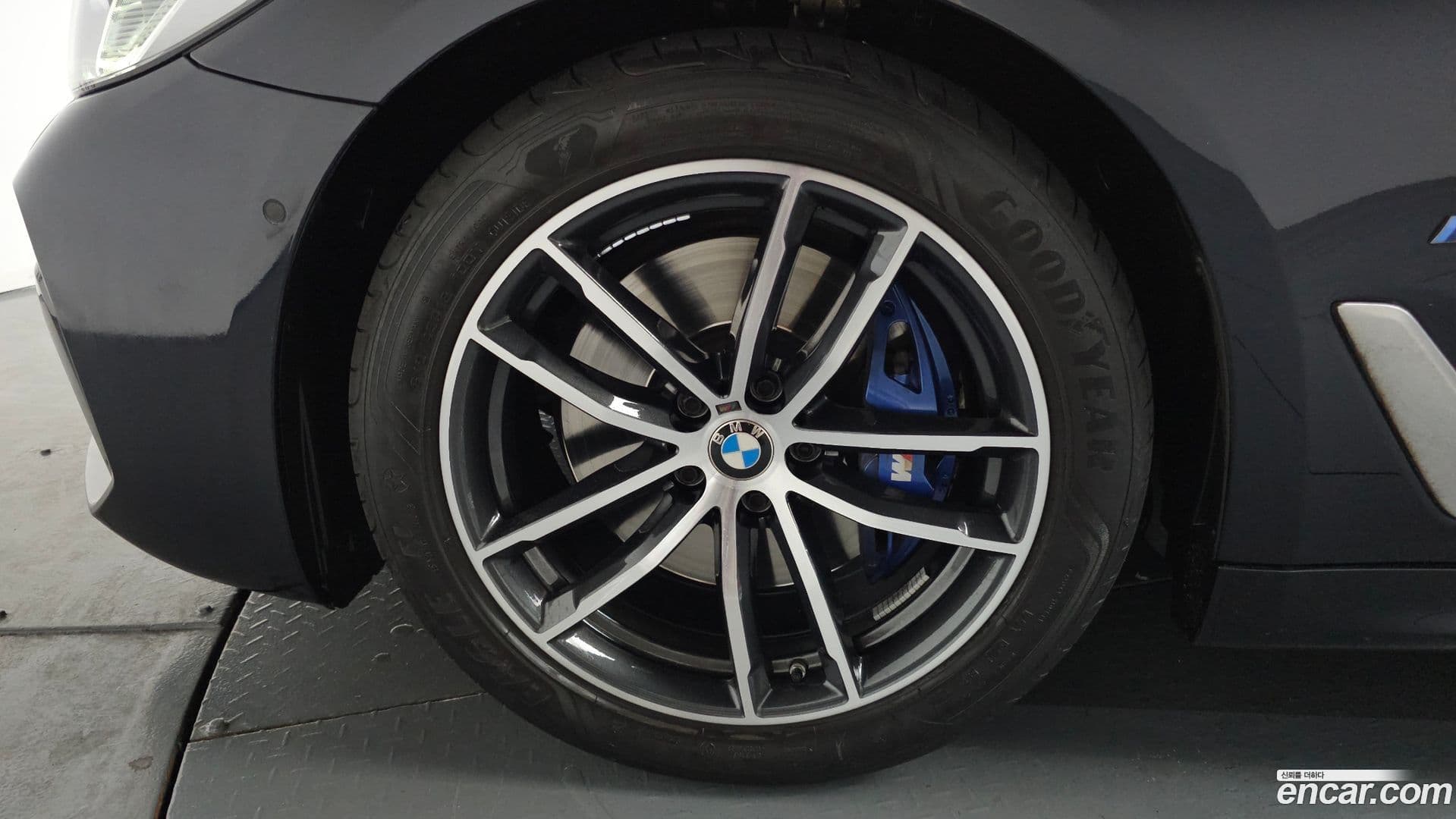 Main__Slider__Photo:5-Series BMW 2022.3-4