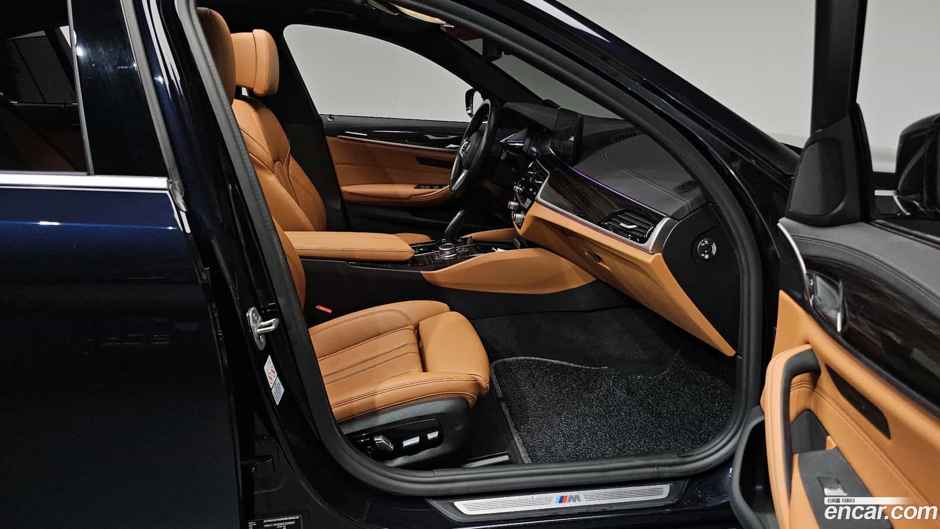 5-Series BMW 2022.3-INNER-036