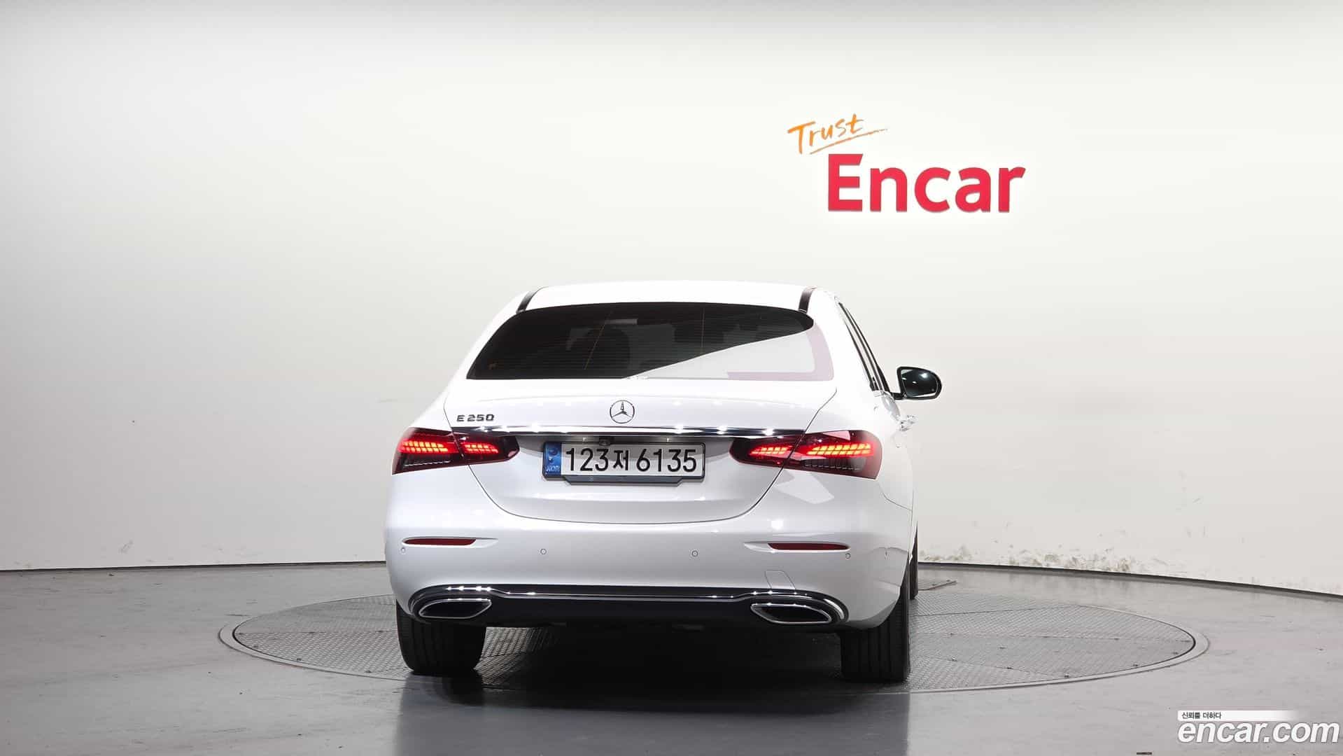 E-Class Mercedes-Benz 2021.6-OUTER-004