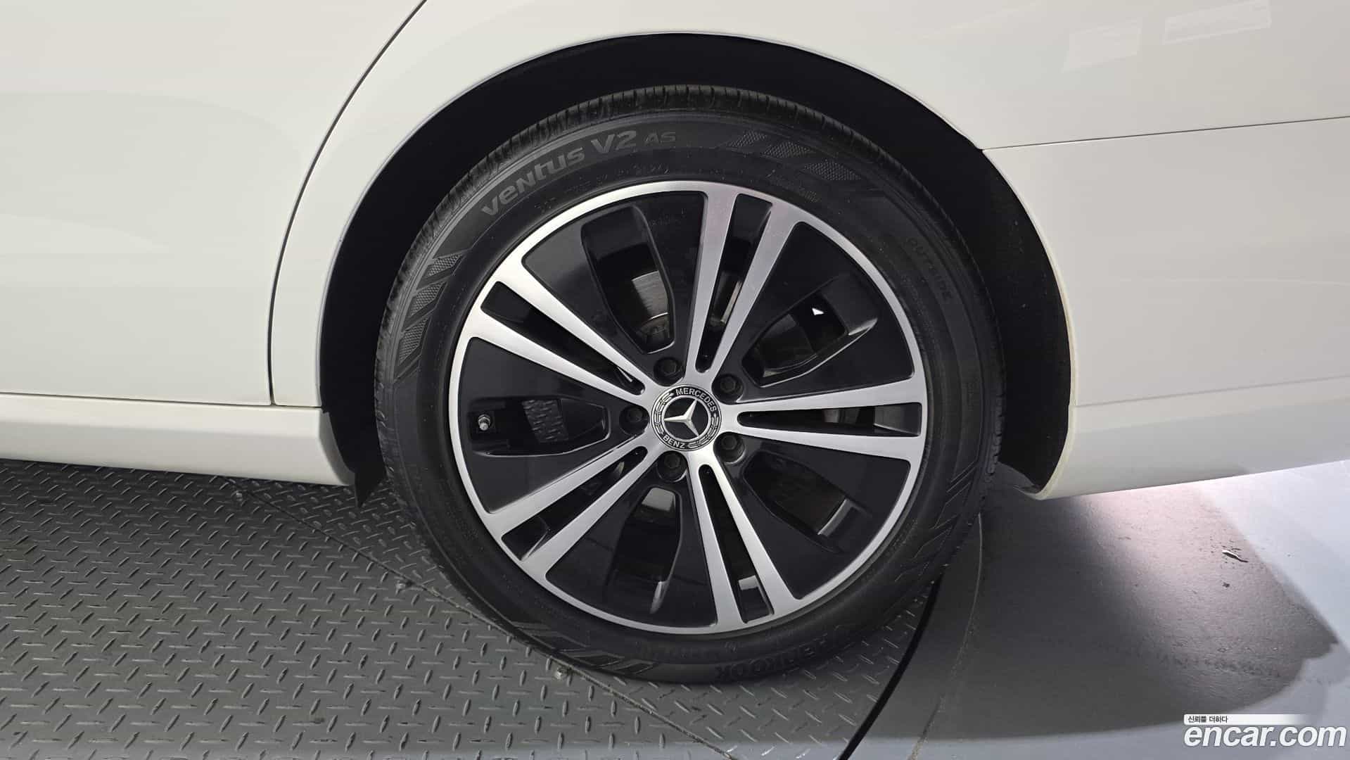 E-Class Mercedes-Benz 2021.6-OUTER-031