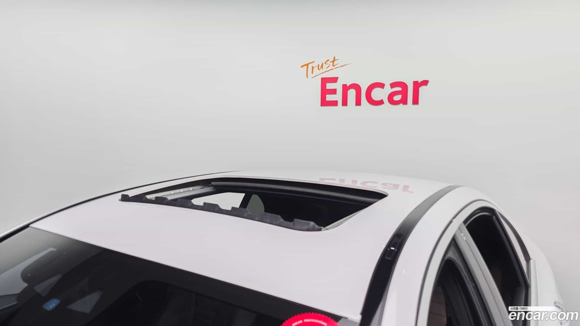 E-Class Mercedes-Benz 2021.6-OPTION-043