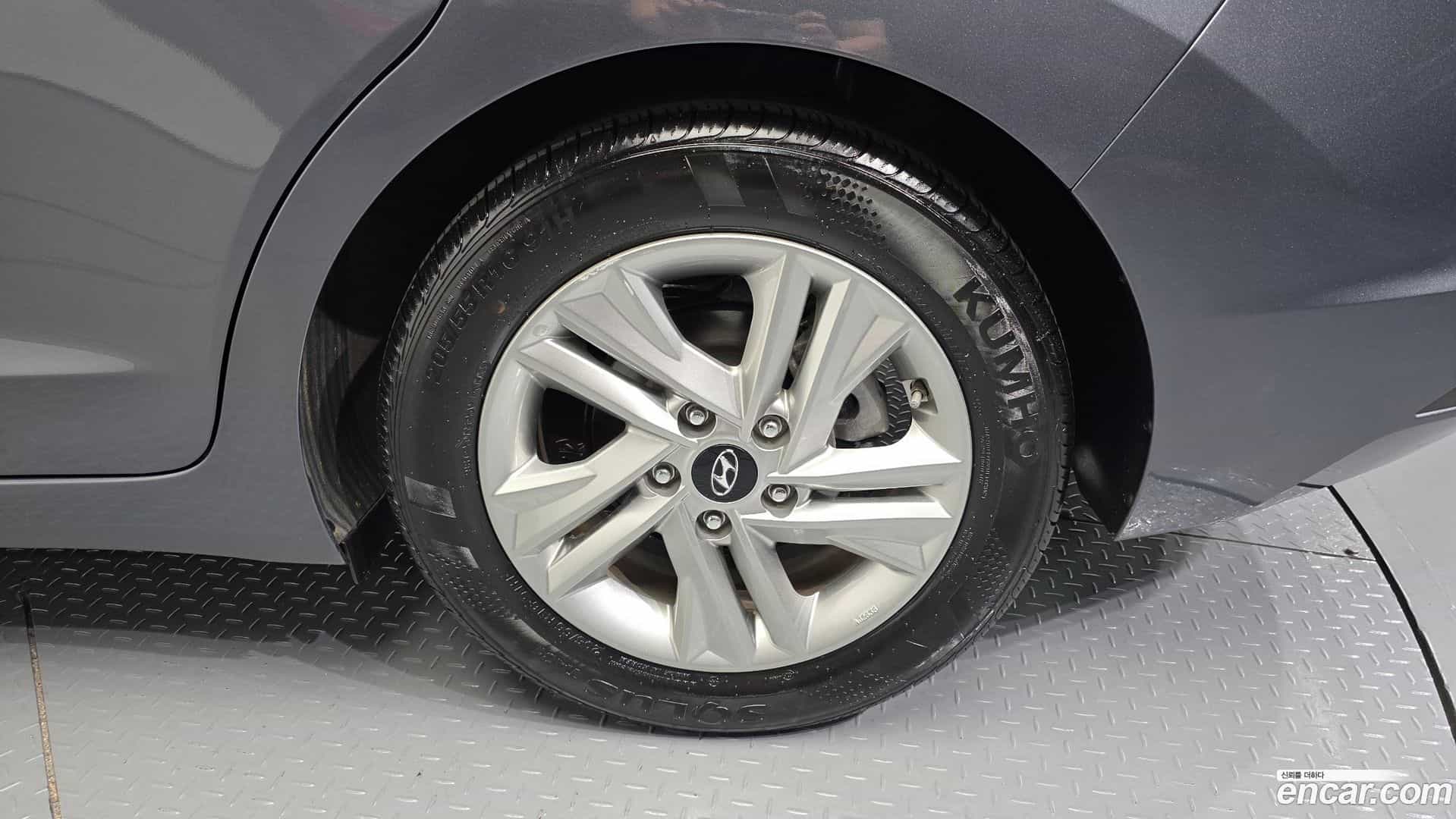 AVANTE Hyundai 2019.5-OUTER-005