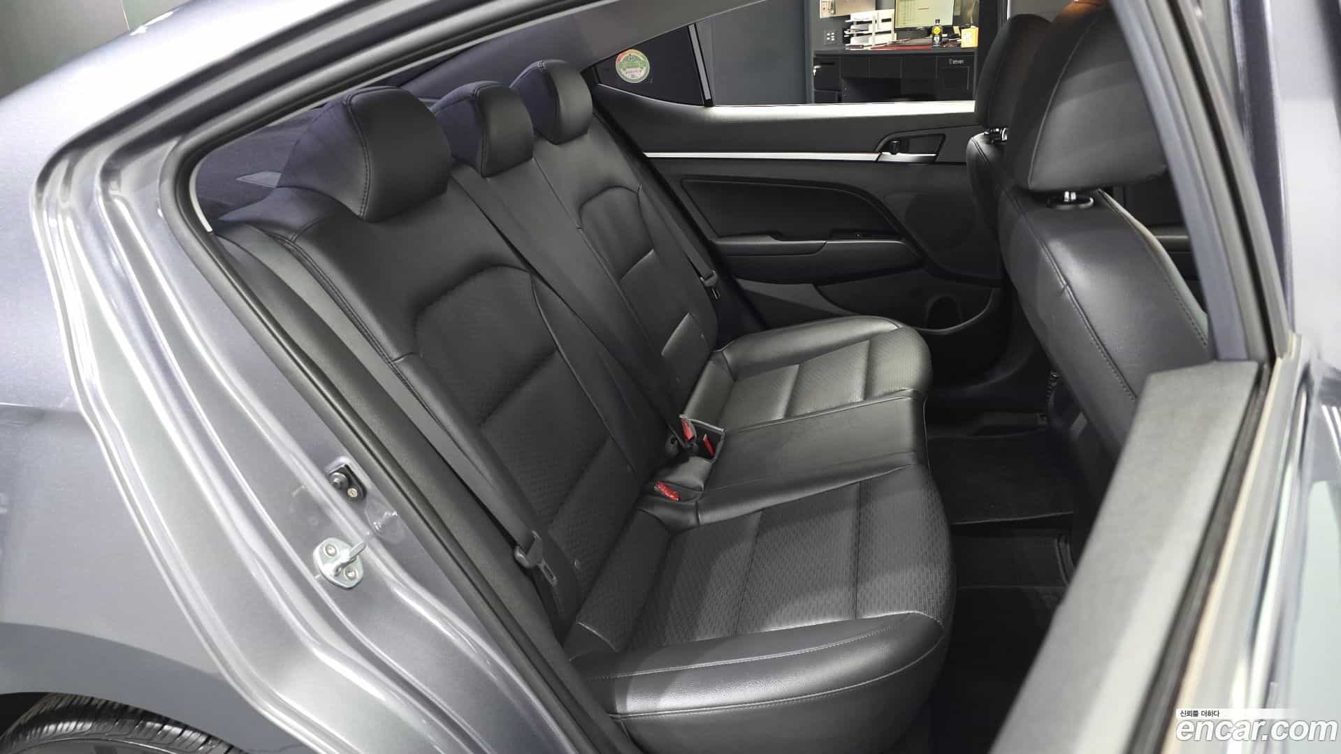 AVANTE Hyundai 2019.5-OPTION-016