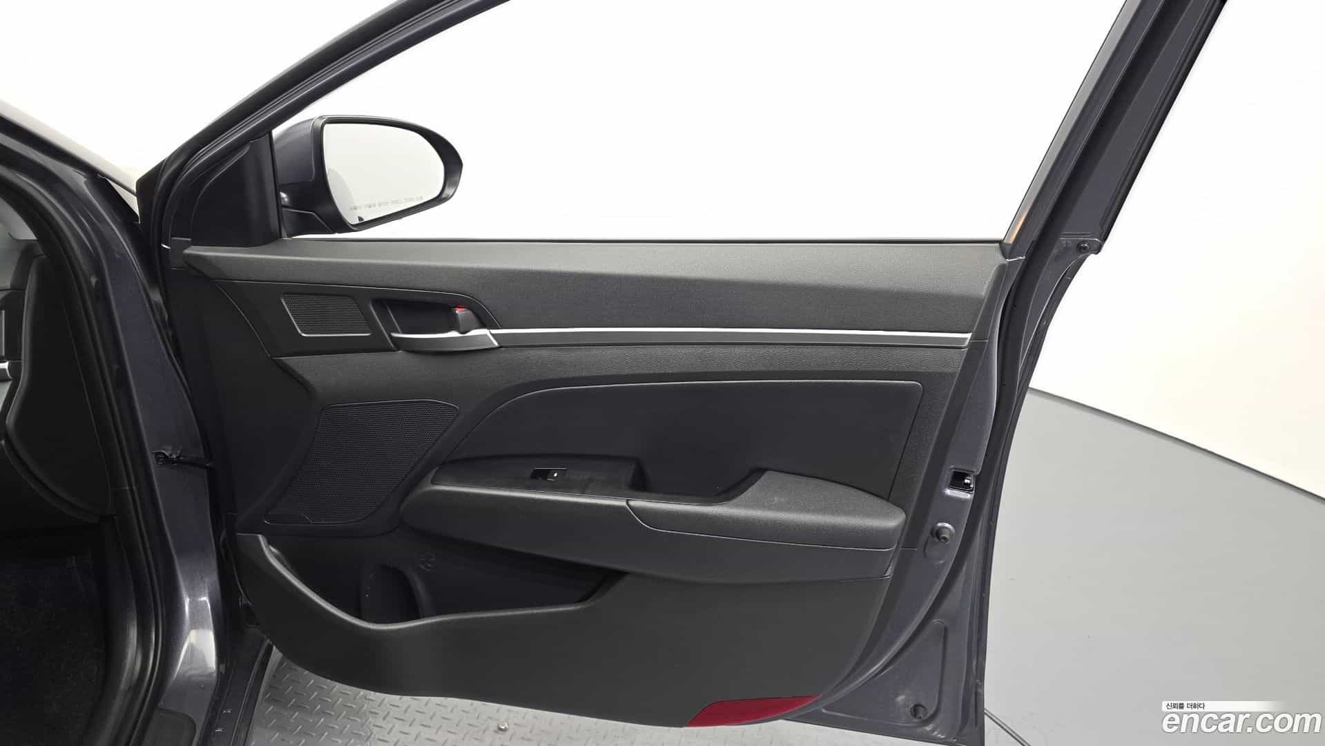 AVANTE Hyundai 2019.5-INNER-034