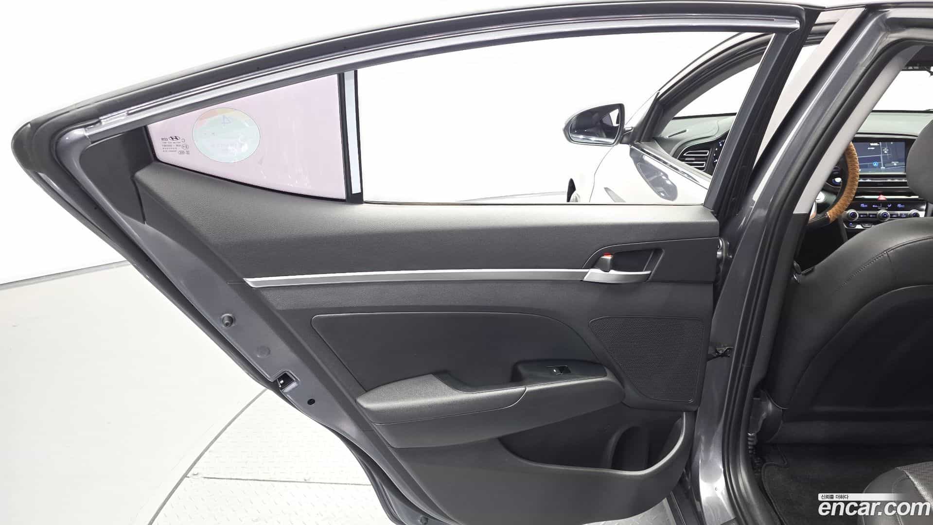 AVANTE Hyundai 2019.5-INNER-035