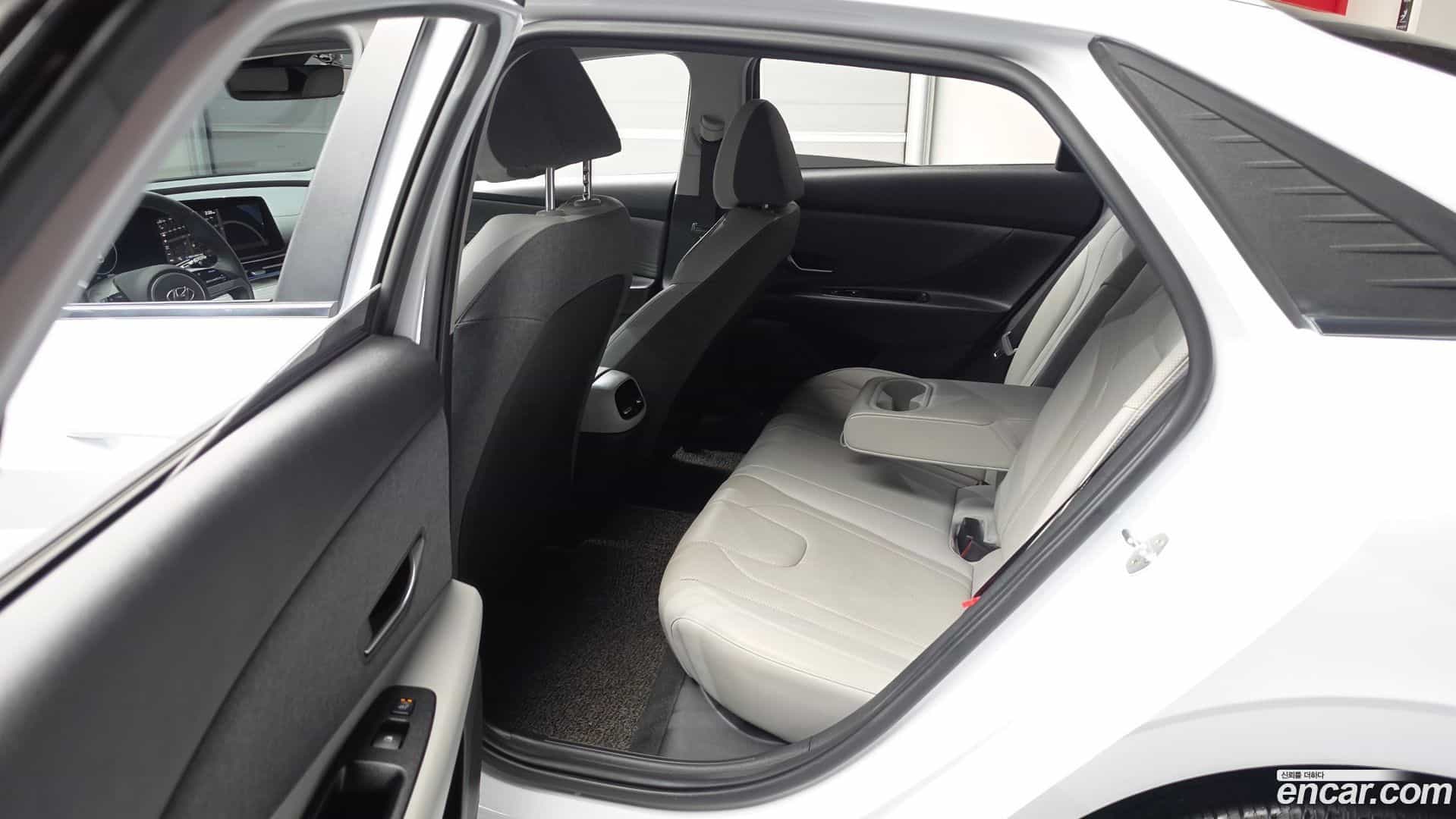 AVANTE Hyundai 2021.3-OPTION-015