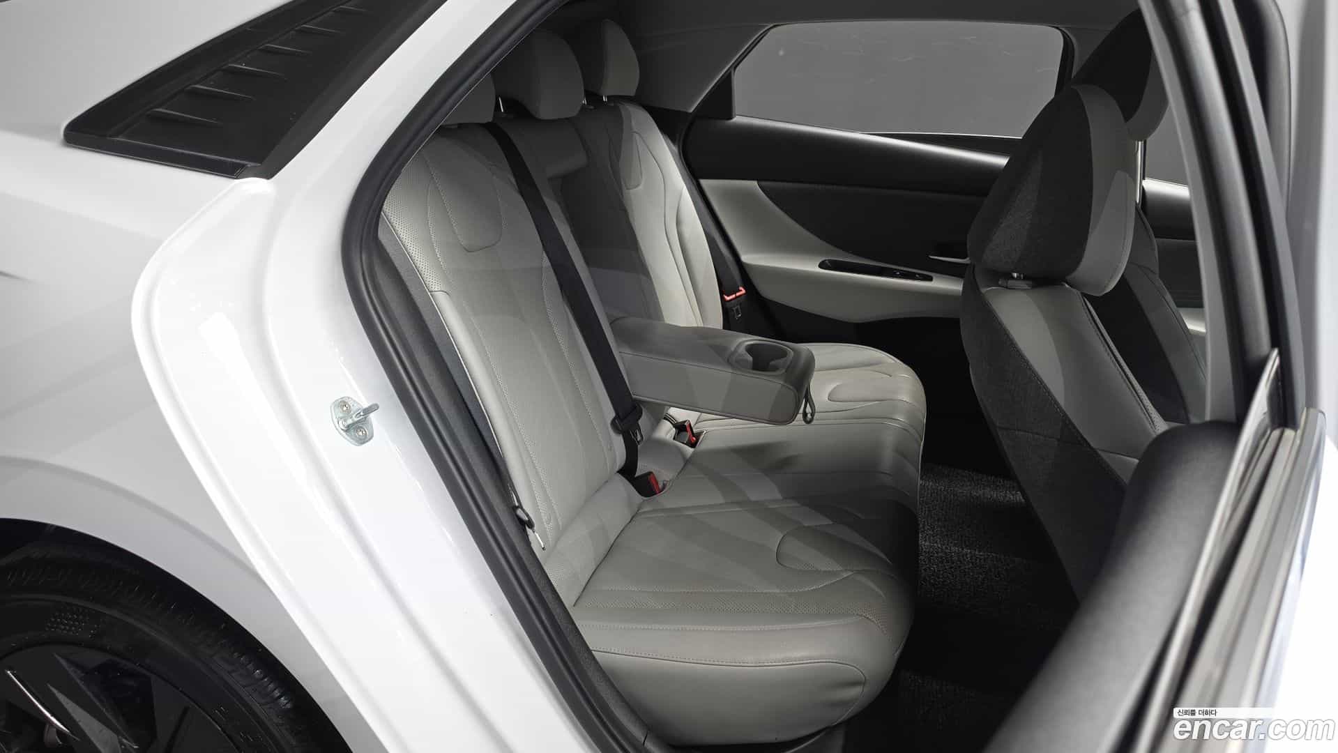 AVANTE Hyundai 2021.3-INNER-036