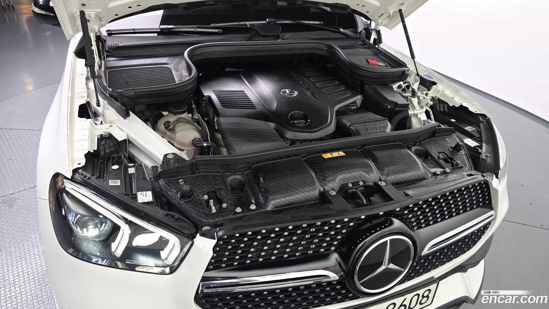 GLE-Class Mercedes-Benz 2022.8-OUTER-006