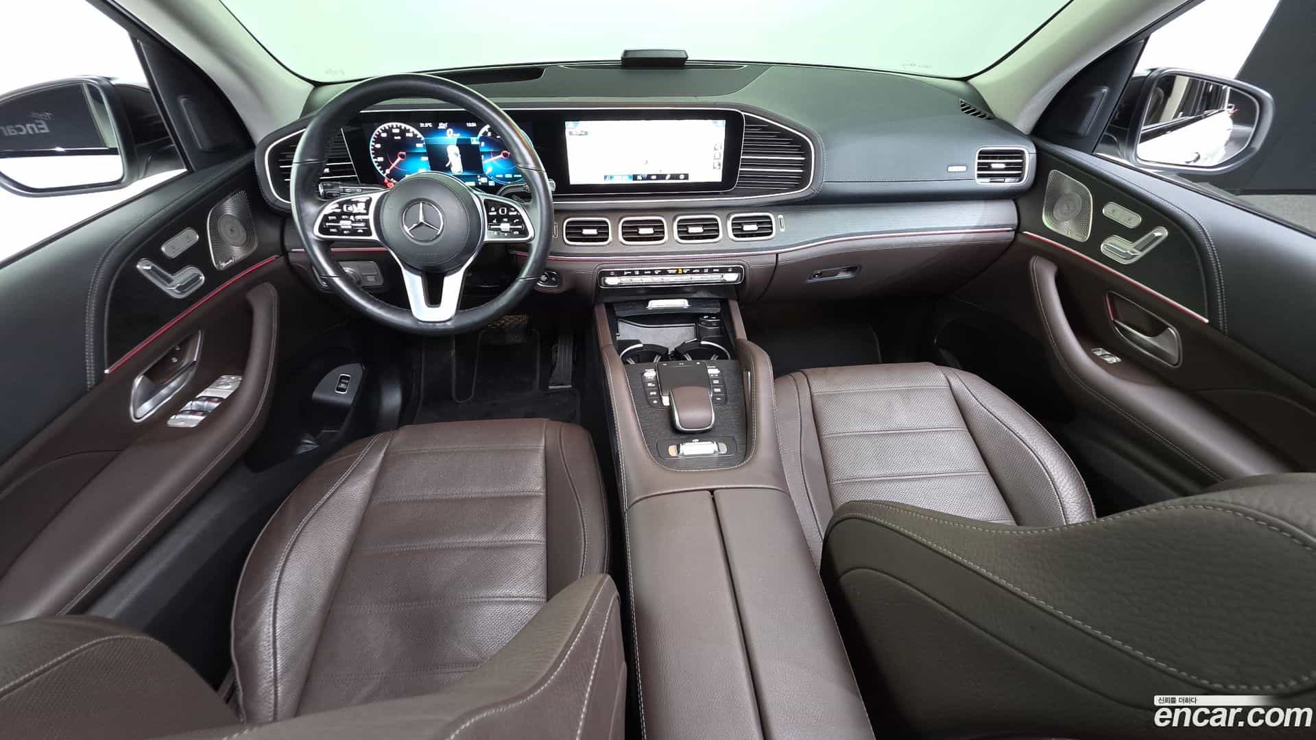 GLE-Class Mercedes-Benz 2022.8-INNER-007