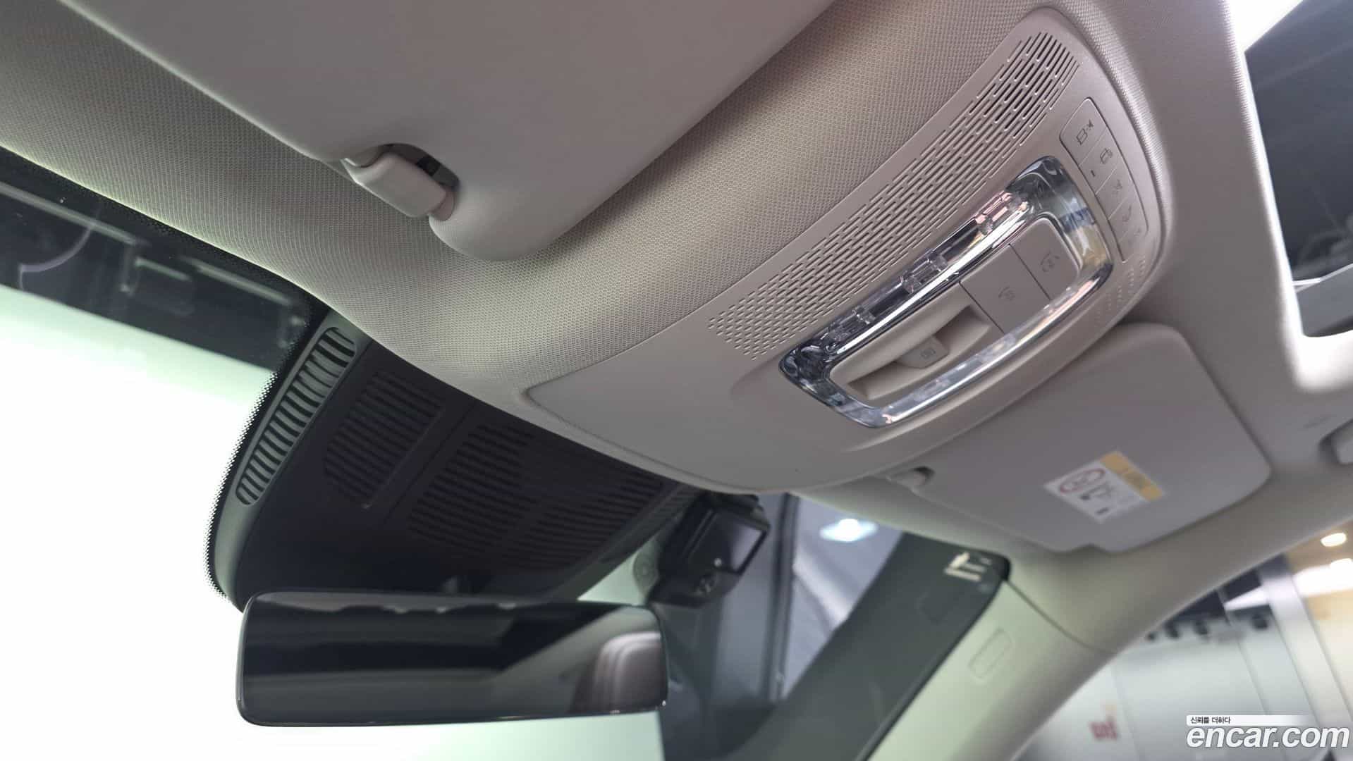 GLE-Class Mercedes-Benz 2022.8-OPTION-045
