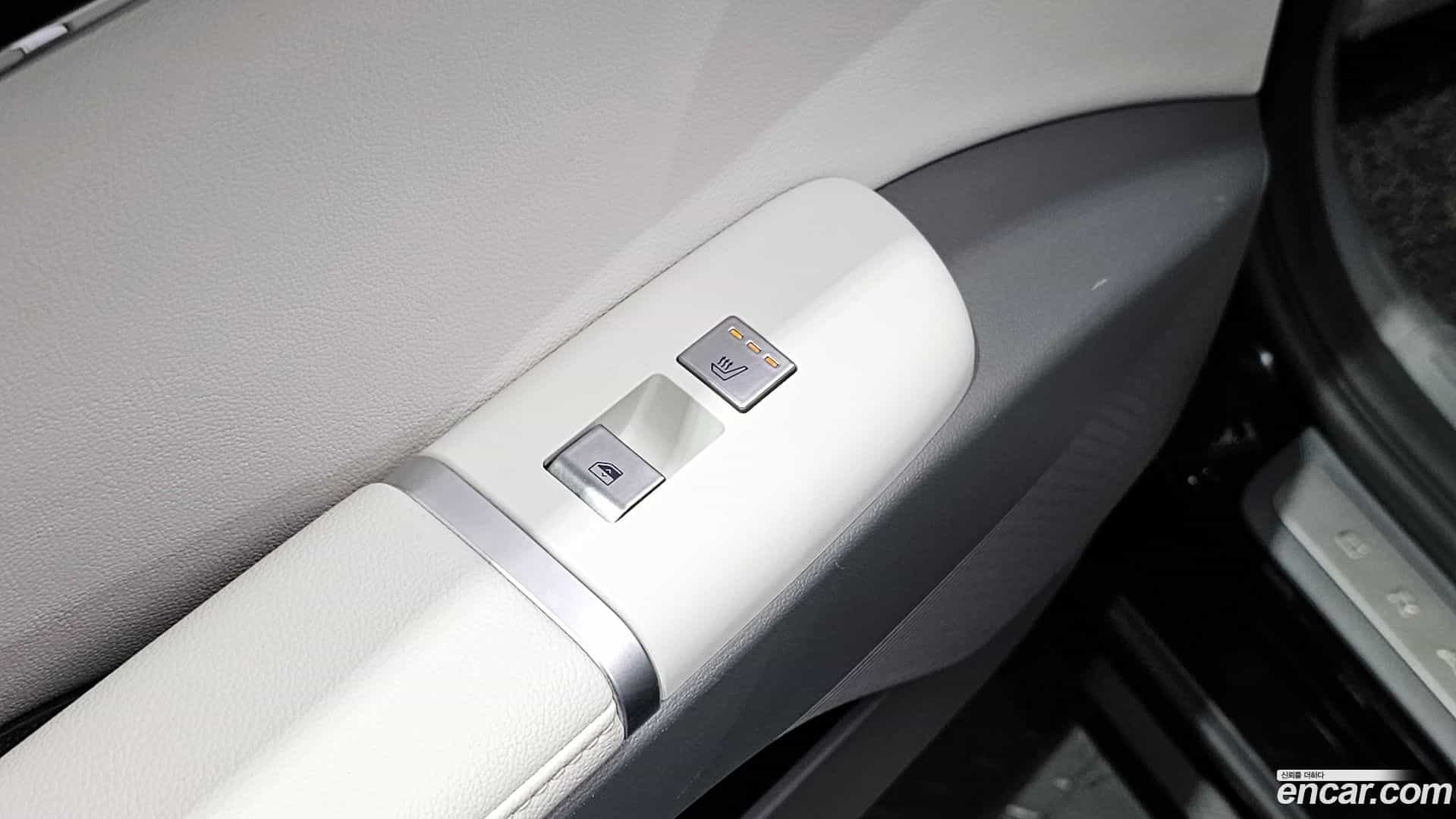 Grandeur Hyundai 2023.1-OPTION-023