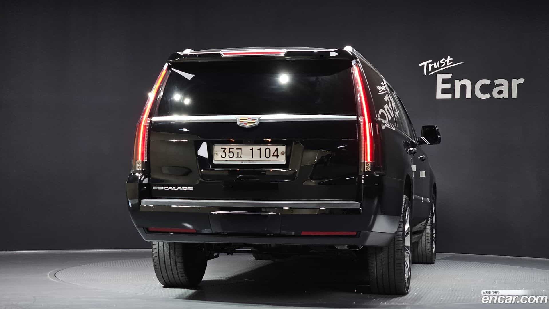 Escalade Cadillac 2018.10-OUTER-004