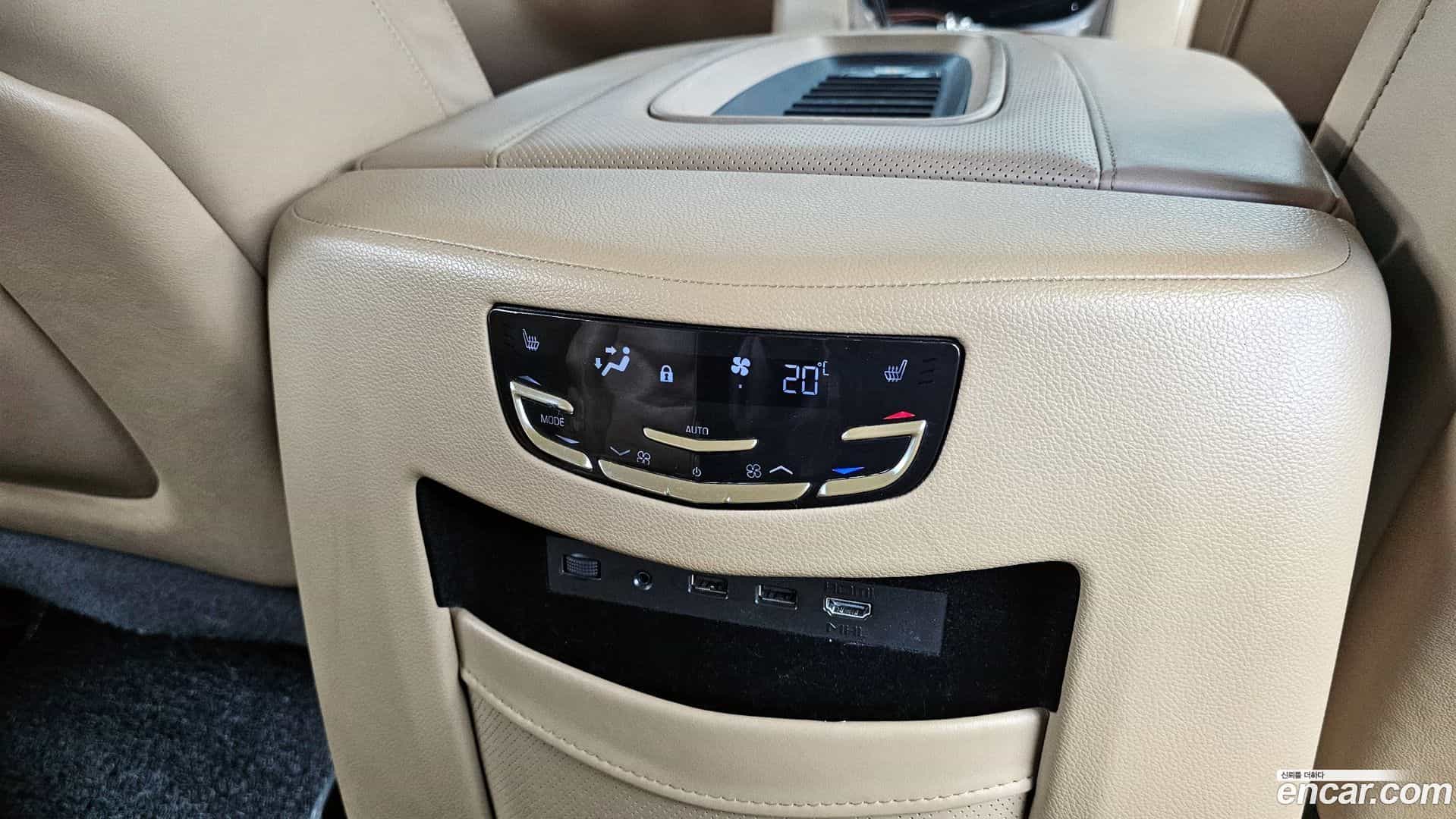 Escalade Cadillac 2018.10-OPTION-023