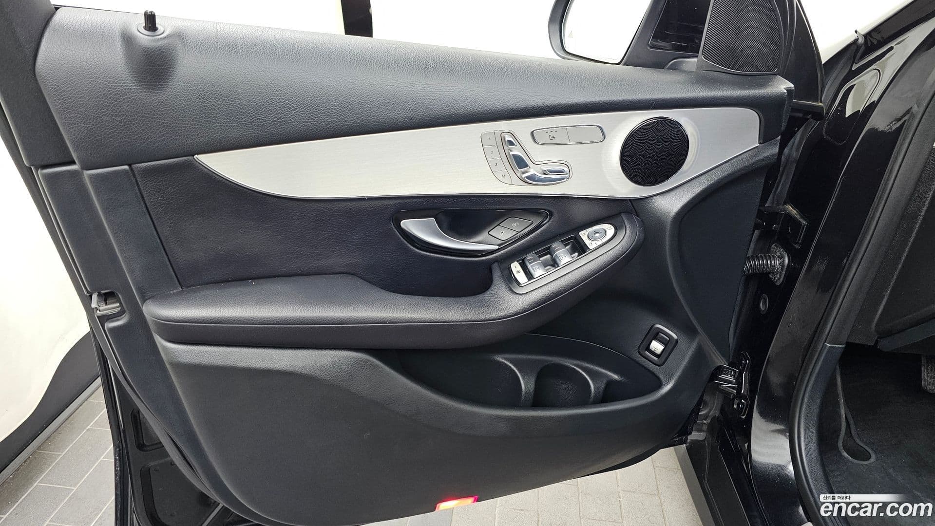 Main__Slider__Photo:GLC-Class Mercedes-Benz 2018.1-23