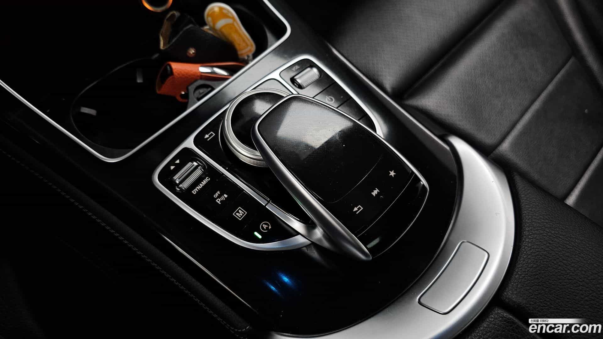 GLC-Class Mercedes-Benz 2018.1-OPTION-044