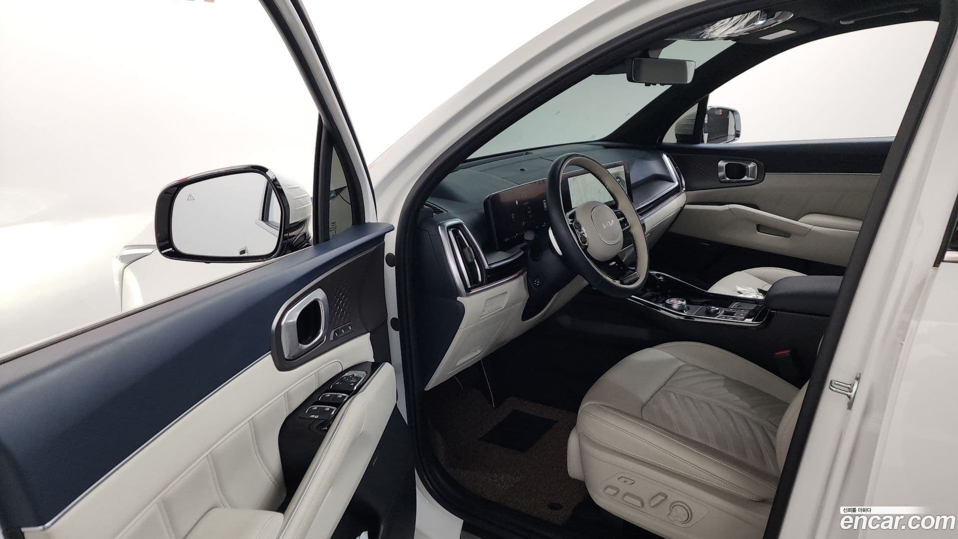 Main__Slider__Photo:Sorento Kia 2024.3-9