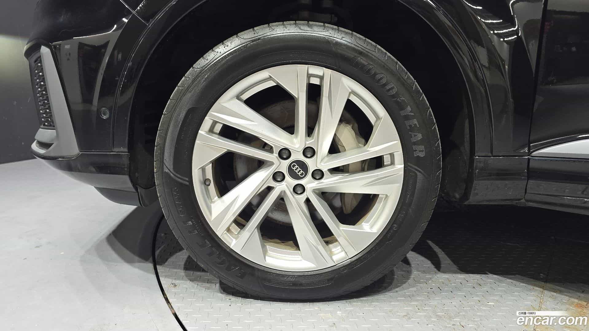 Q7 Audi 2022.1-OUTER-005