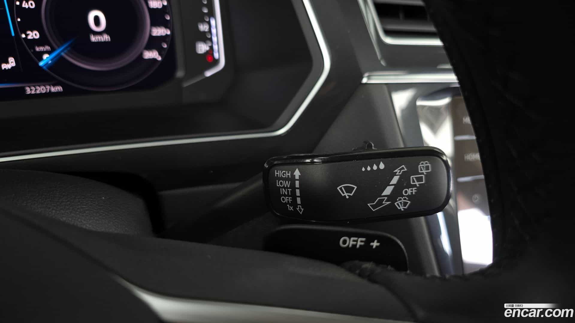 Tiguan Volkswagen 2024.6-OPTION-041