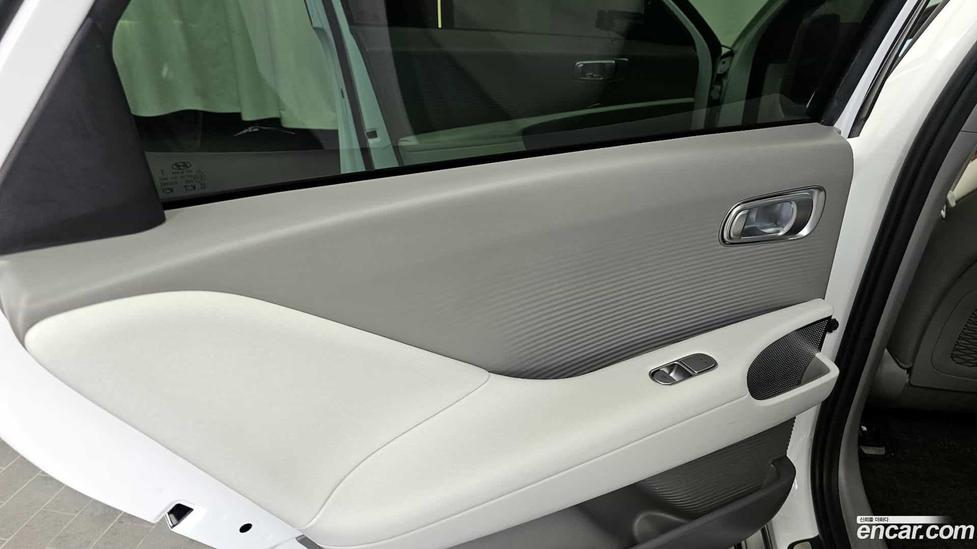 Ioniq6 Hyundai 2023.4-INNER-035