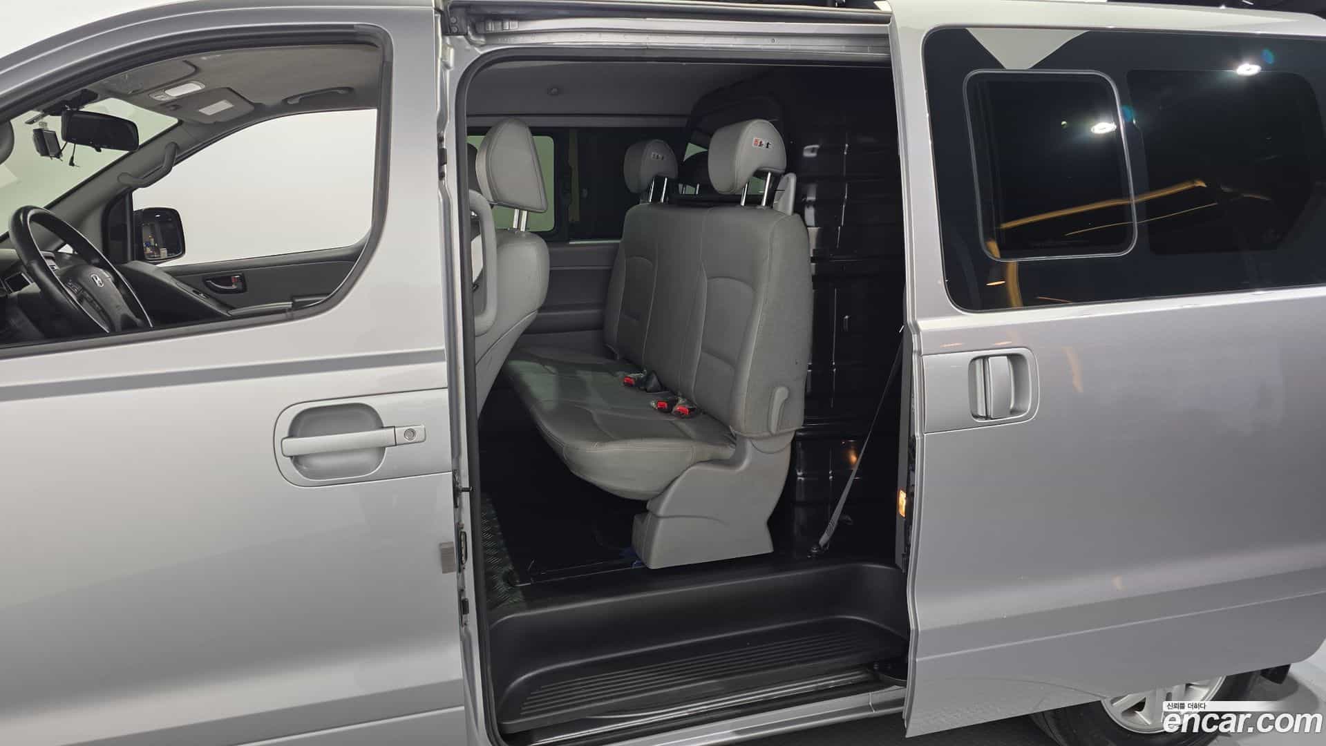 Starex Hyundai 2021.0-OPTION-015