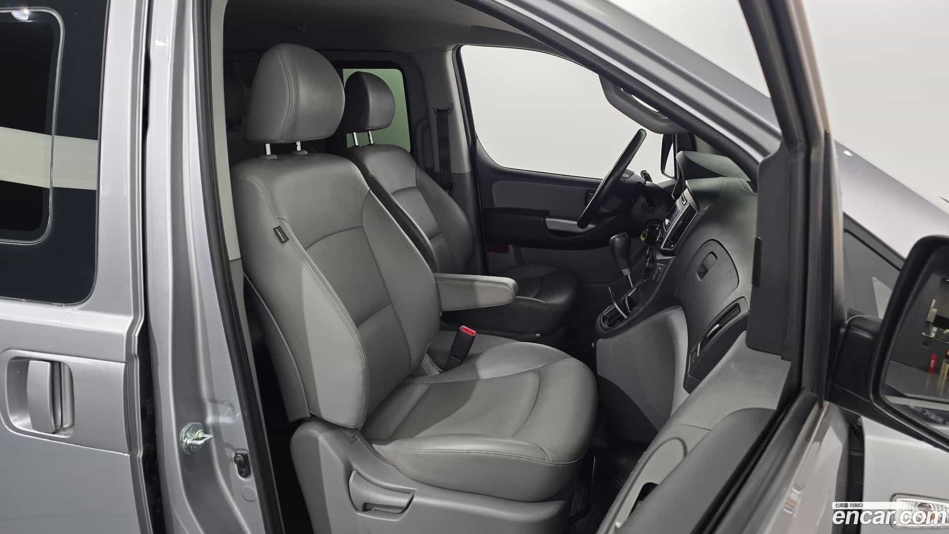 Starex Hyundai 2021.0-OPTION-016