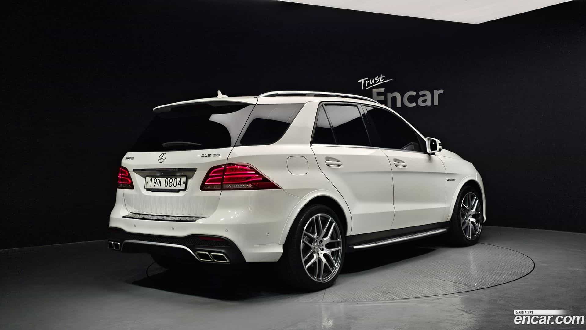 GLE-Class Mercedes-Benz 2016.0-OUTER-002