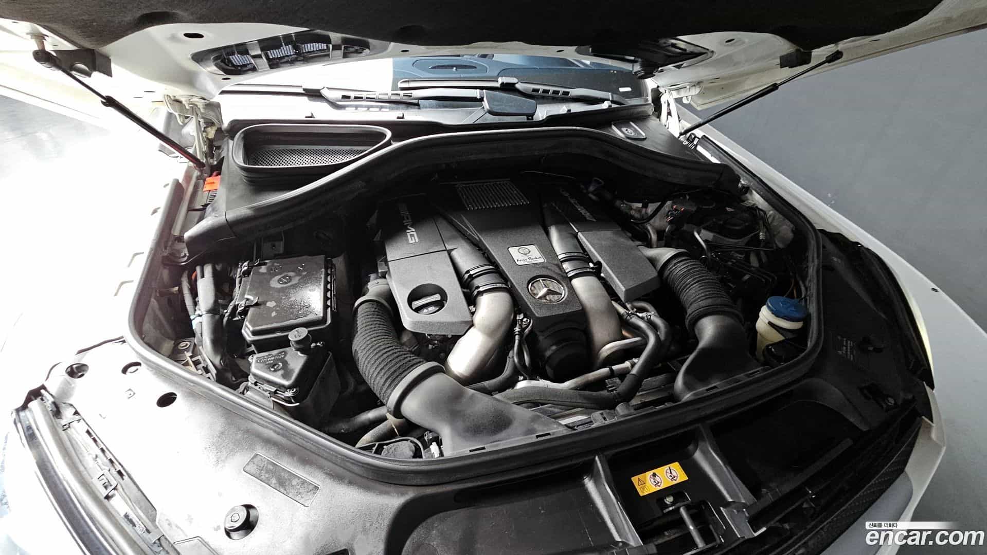 GLE-Class Mercedes-Benz 2016.0-OUTER-006