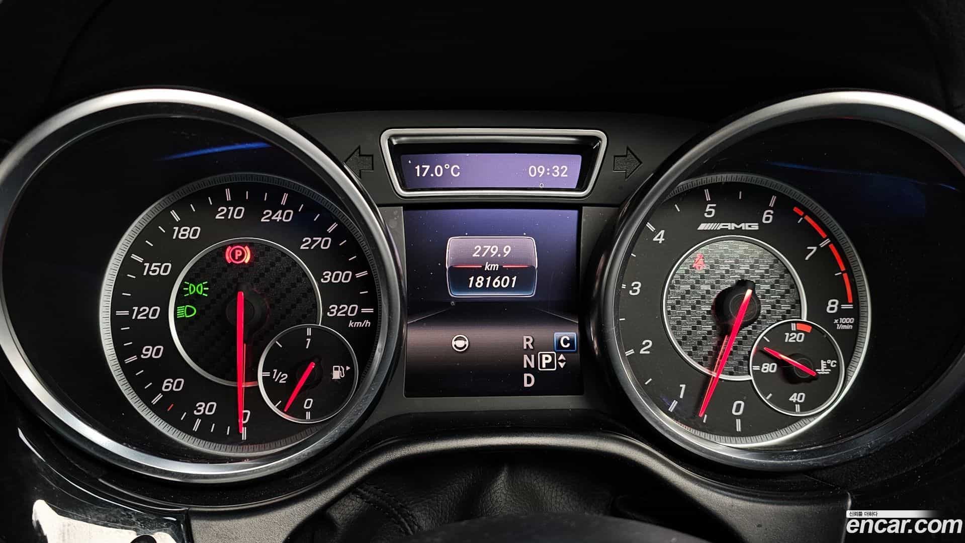 GLE-Class Mercedes-Benz 2016.0-INNER-008